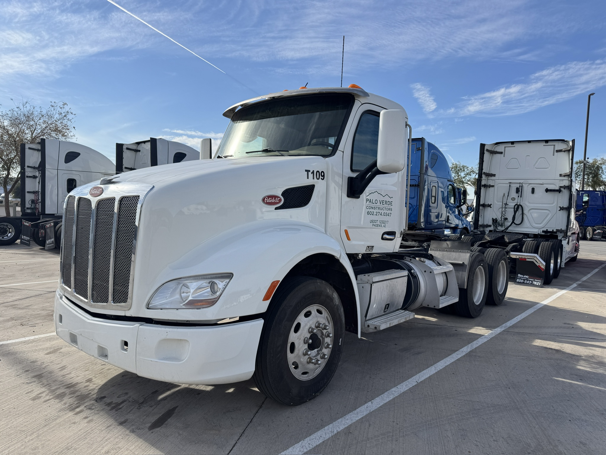 2021 PETERBILT 579 - image 1