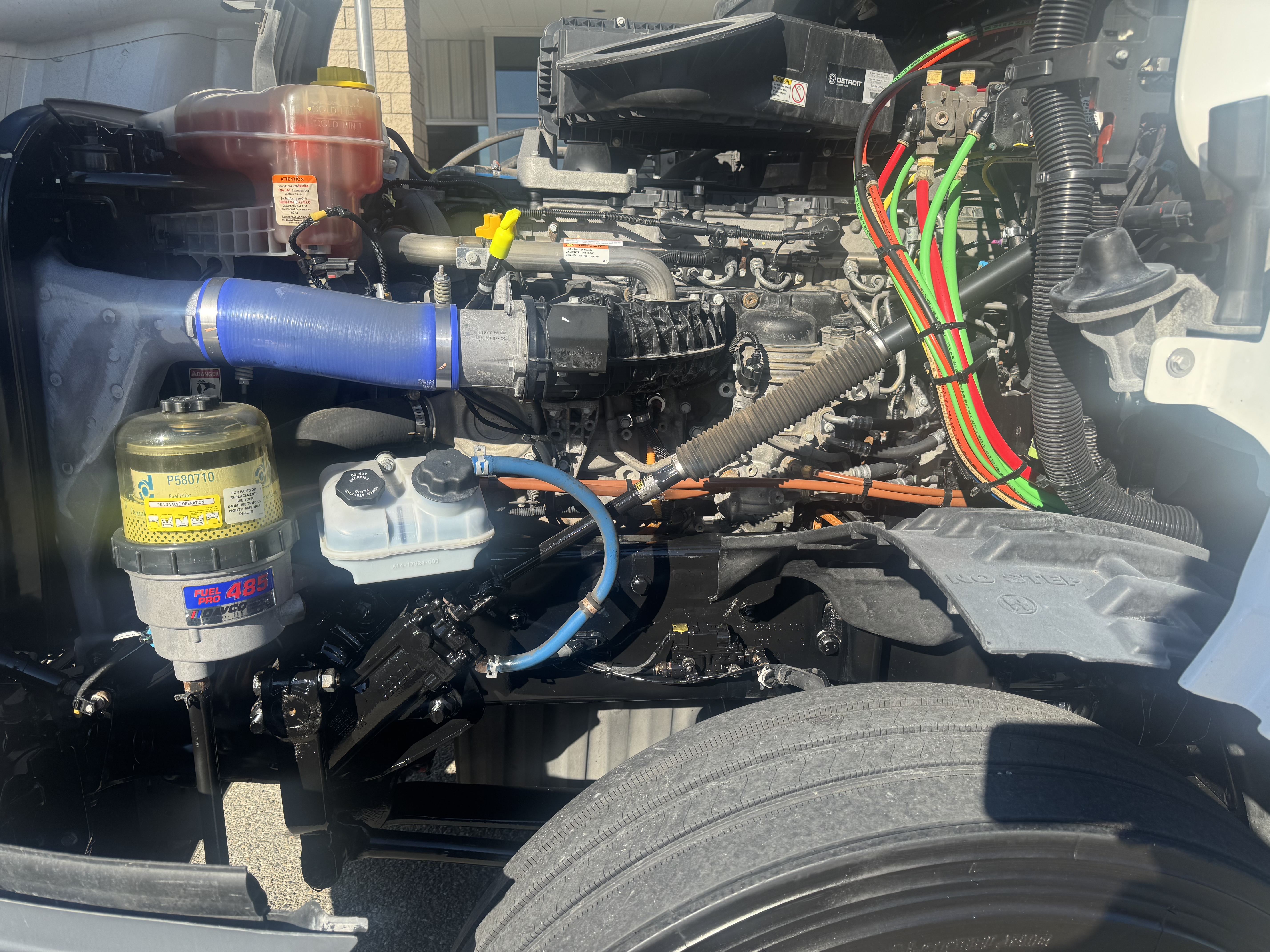 2021 FREIGHTLINER CASCADIA 126DC - image 10