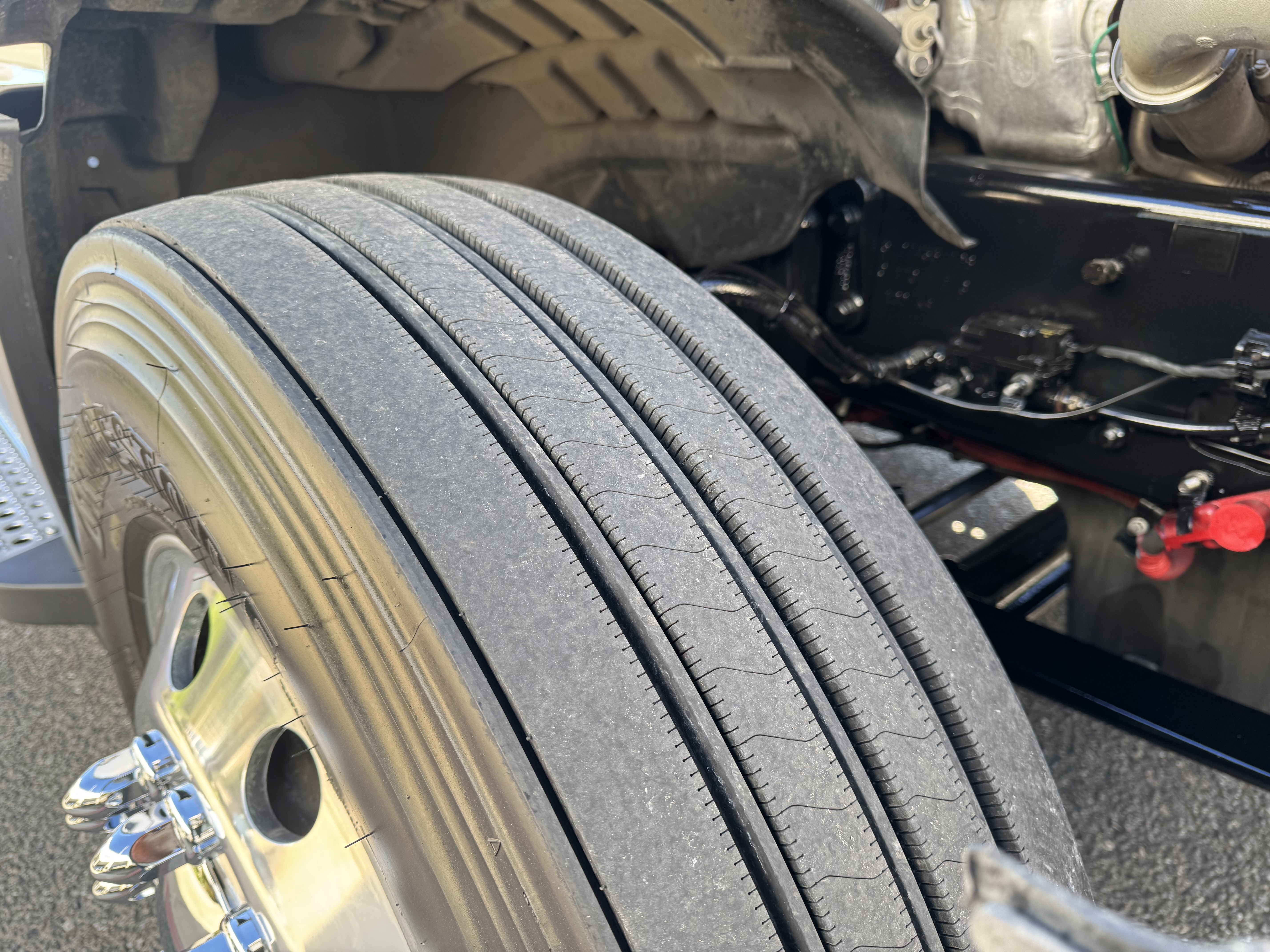 2021 FREIGHTLINER CASCADIA 126DC - image 12