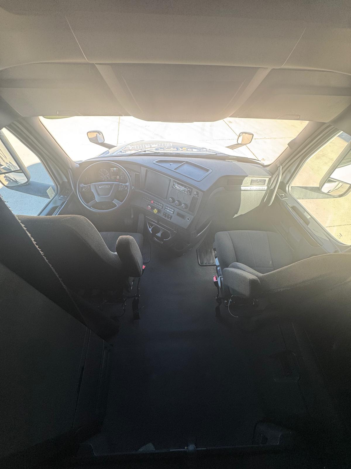 2023 FREIGHTLINER CASCADIA 126SLP - image 20