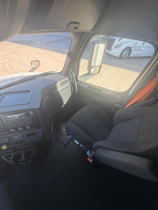 FREIGHTLINER CASCADIA 126SLP 2023 21