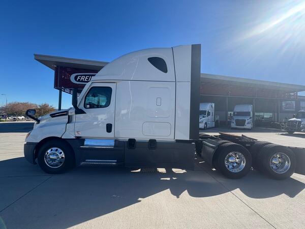 FREIGHTLINER CASCADIA 126SLP 2023 3