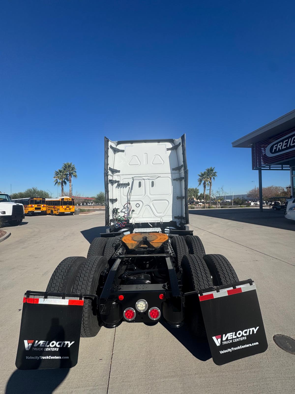 2023 FREIGHTLINER CASCADIA 126SLP - image 7