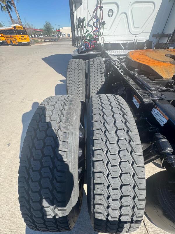 FREIGHTLINER CASCADIA 126SLP 2023 6