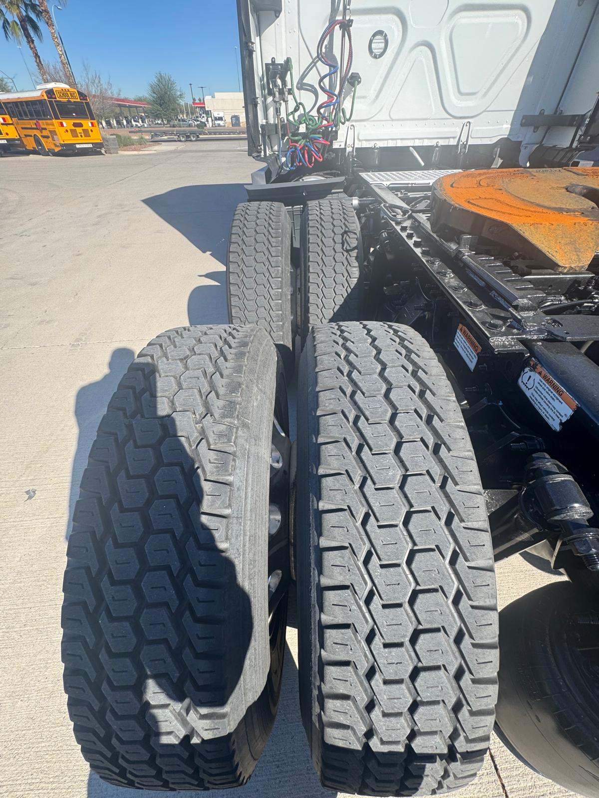 2023 FREIGHTLINER CASCADIA 126SLP - image 6