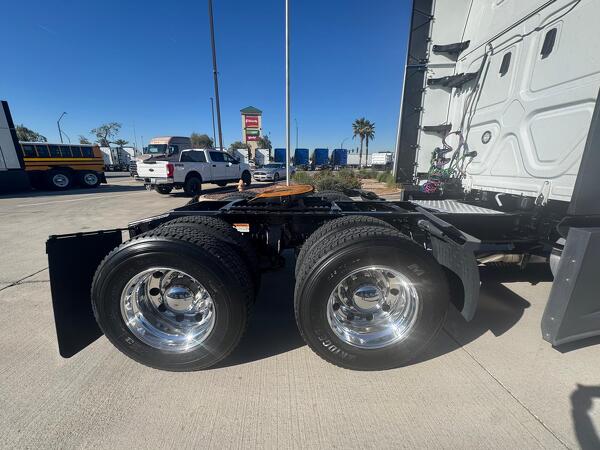 FREIGHTLINER CASCADIA 126SLP 2023 9