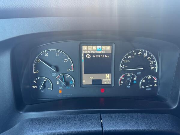 FREIGHTLINER CASCADIA 126SLP 2023 23