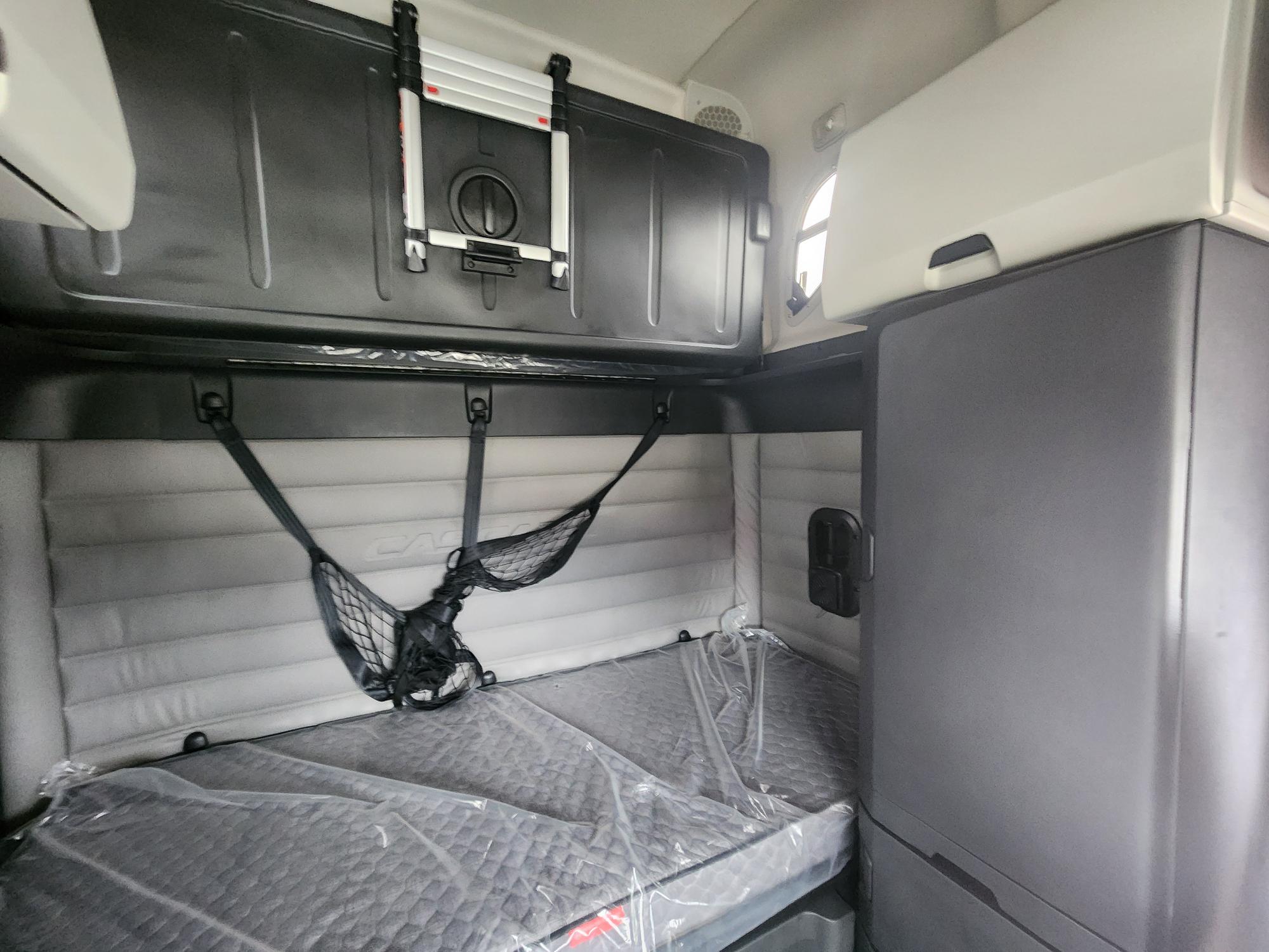 2020 FREIGHTLINER CASCADIA 126SLP - image 19