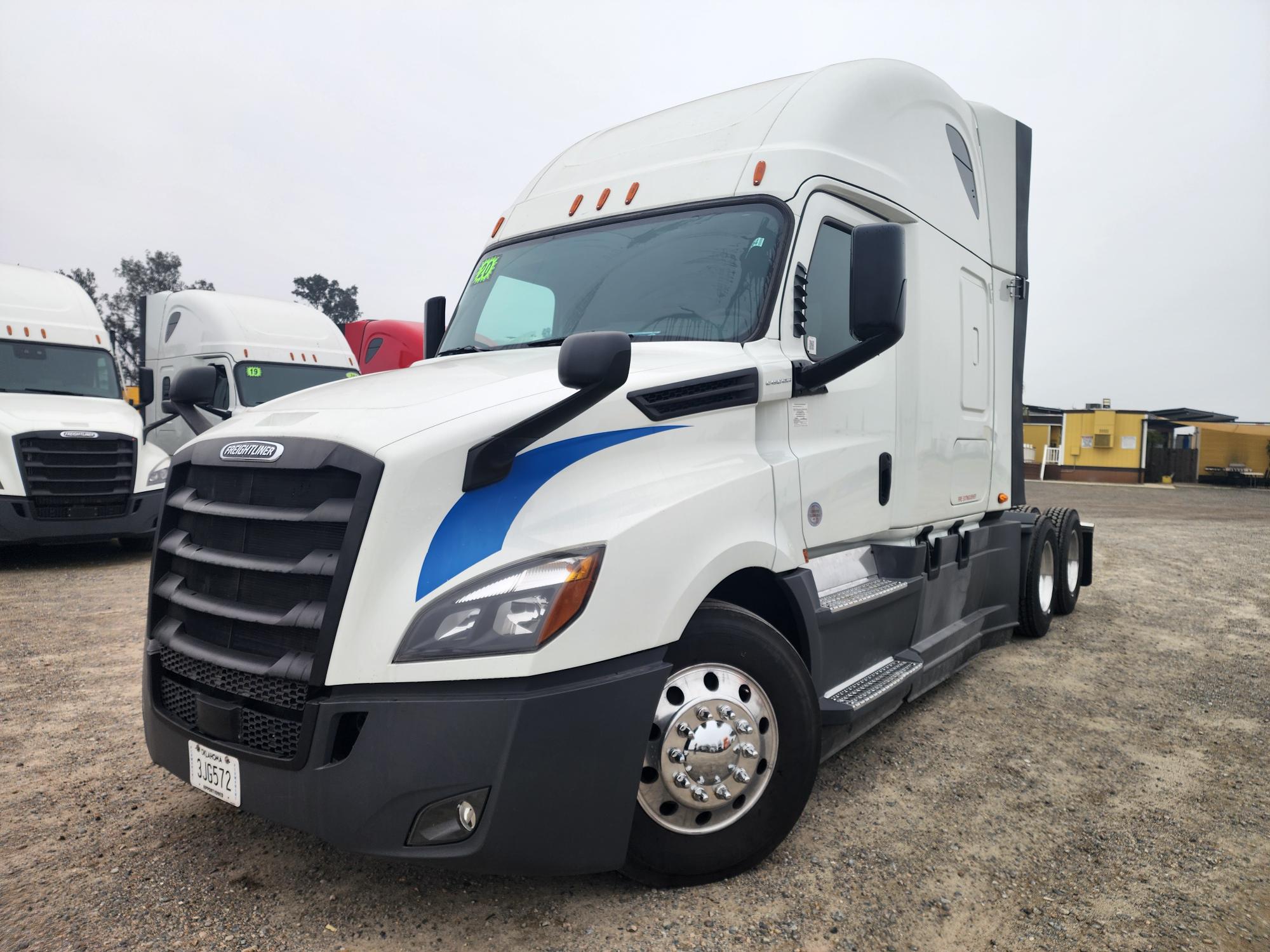 2020 FREIGHTLINER CASCADIA 126SLP - image 1