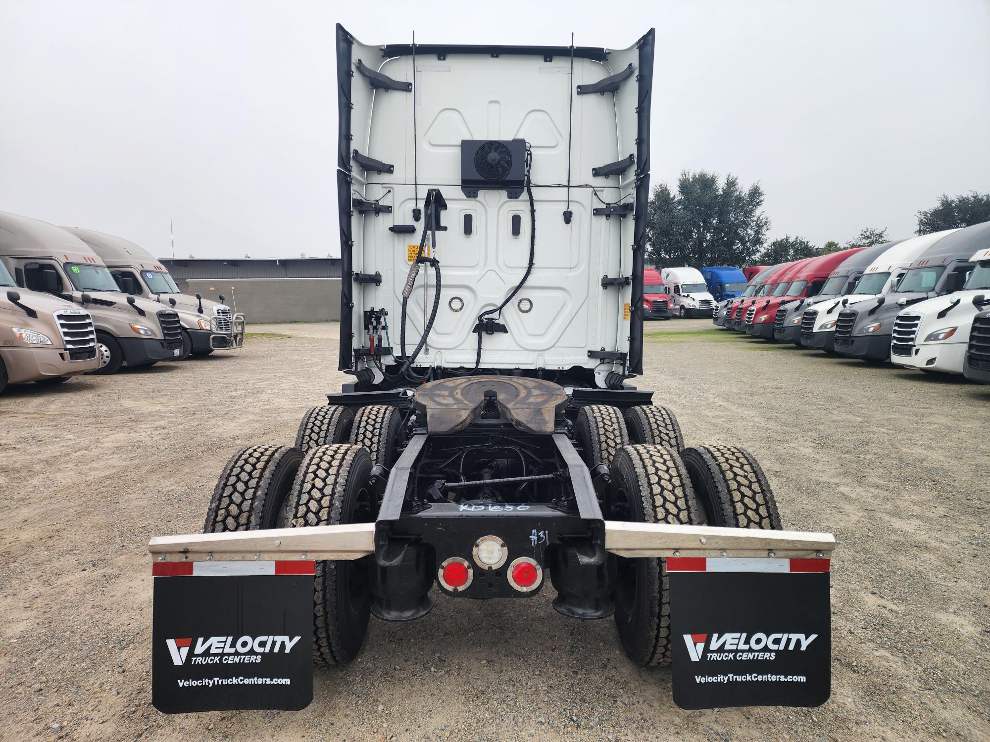 2020 FREIGHTLINER CASCADIA 126SLP - image 5