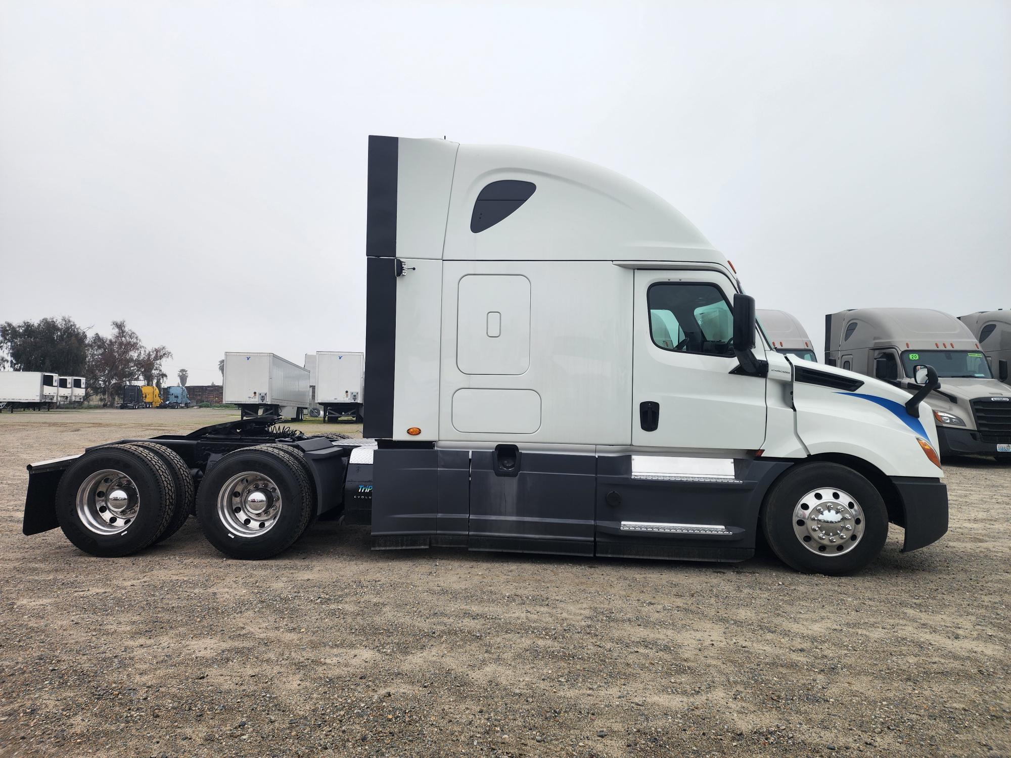 2020 FREIGHTLINER CASCADIA 126SLP - image 7