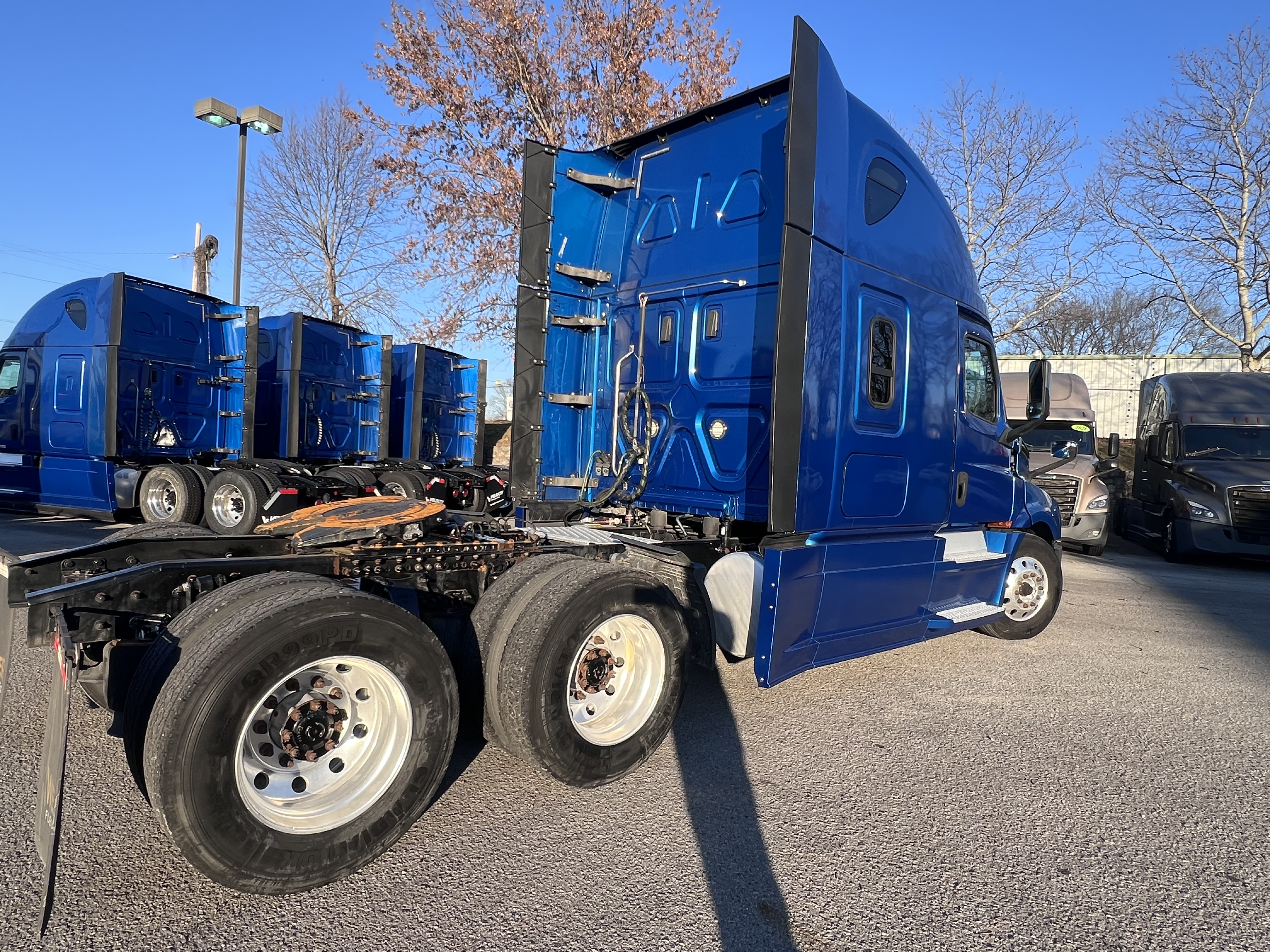 2020 FREIGHTLINER CASCADIA 126SLP - image 5