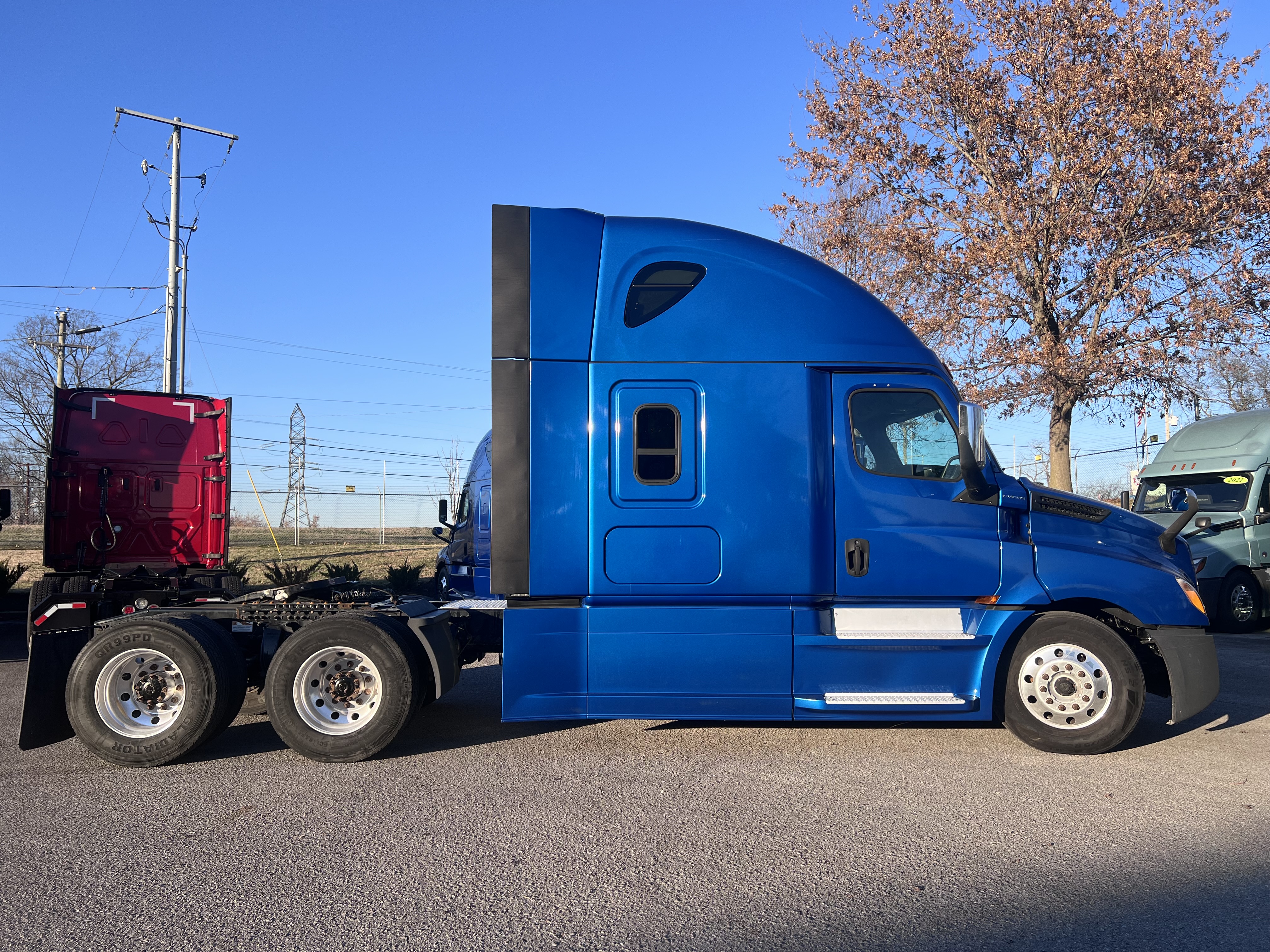 2020 FREIGHTLINER CASCADIA 126SLP - image 6