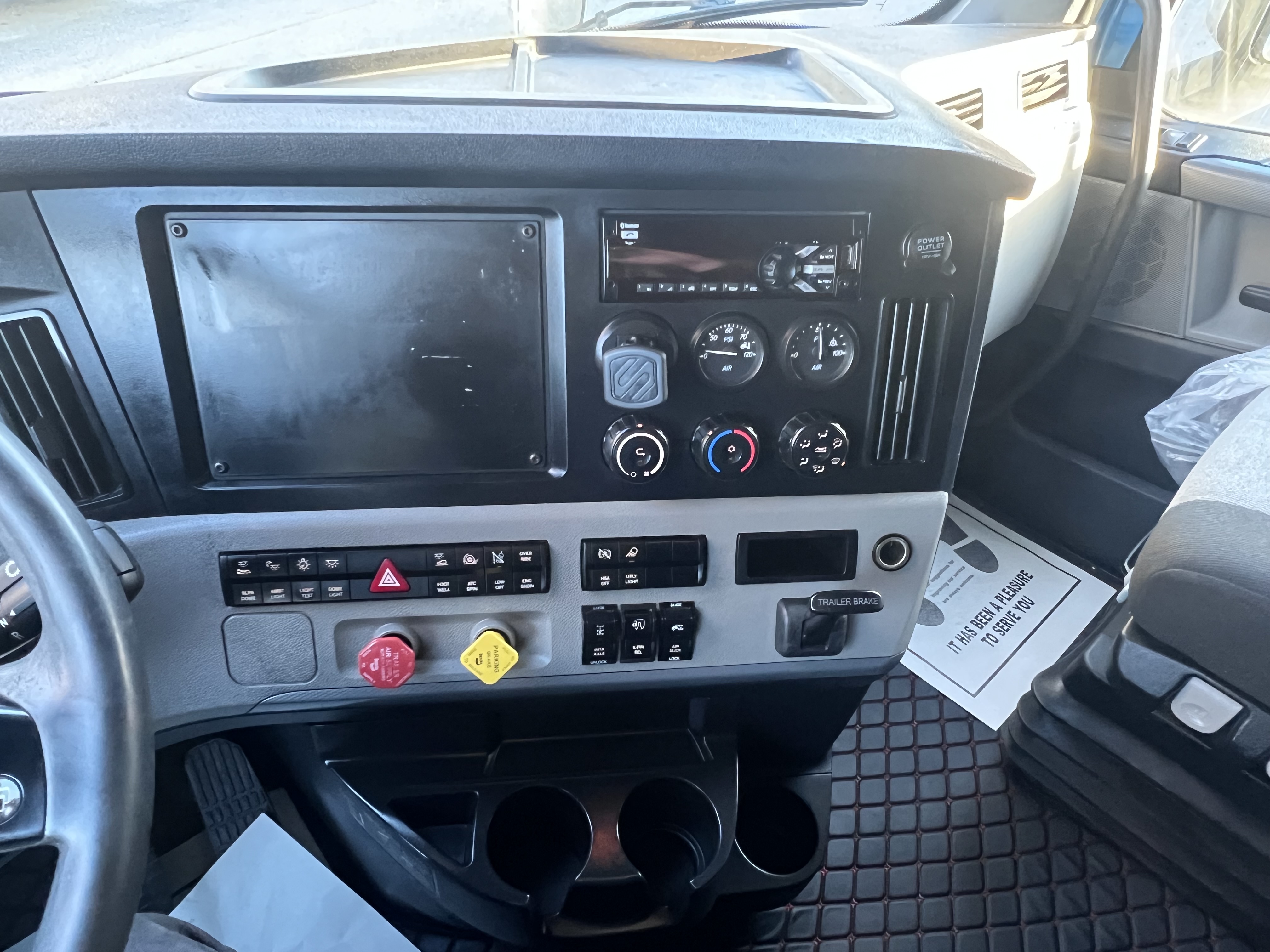 2020 FREIGHTLINER CASCADIA 126SLP - image 13