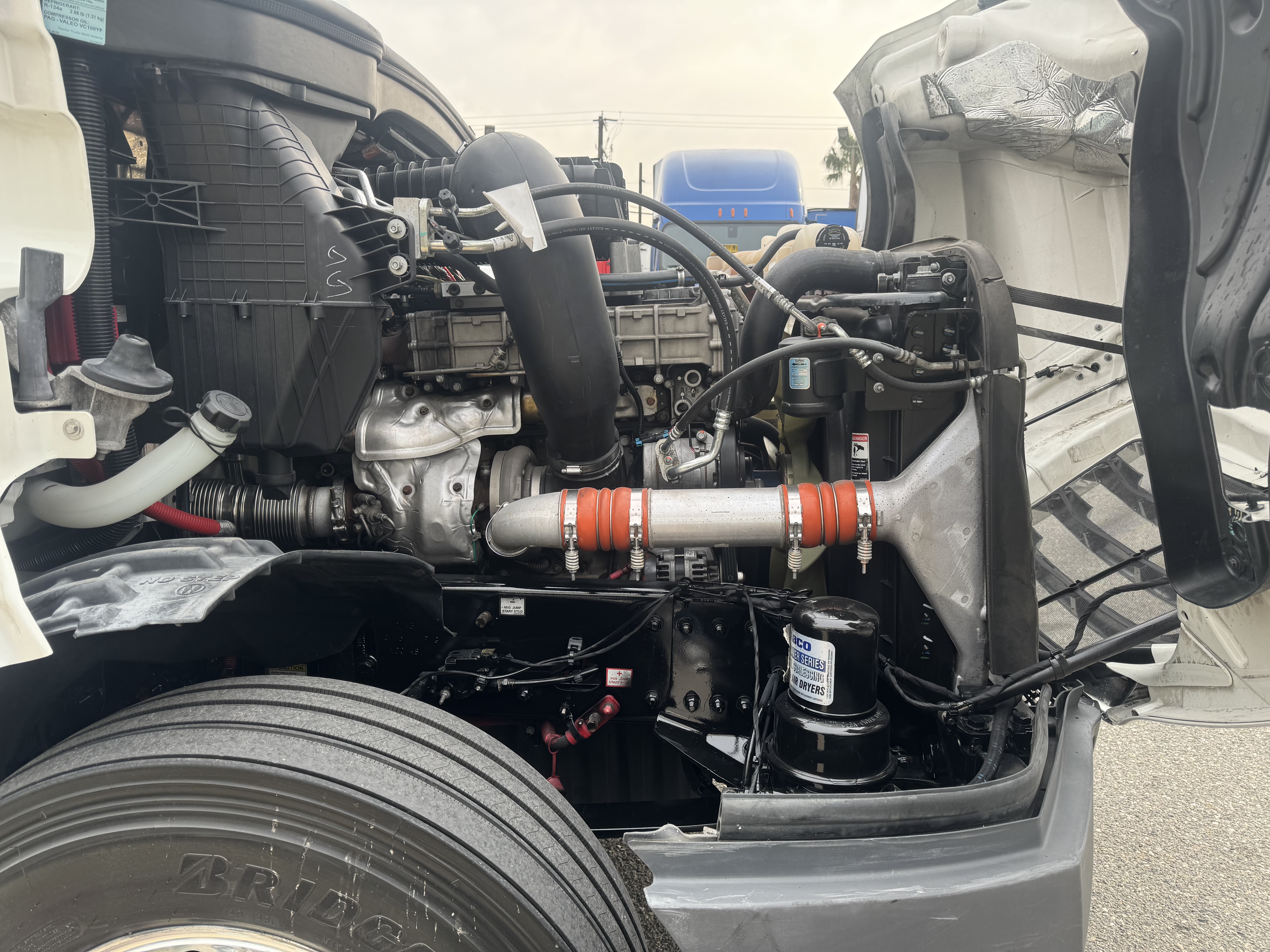 2021 FREIGHTLINER CASCADIA 126DC - image 10