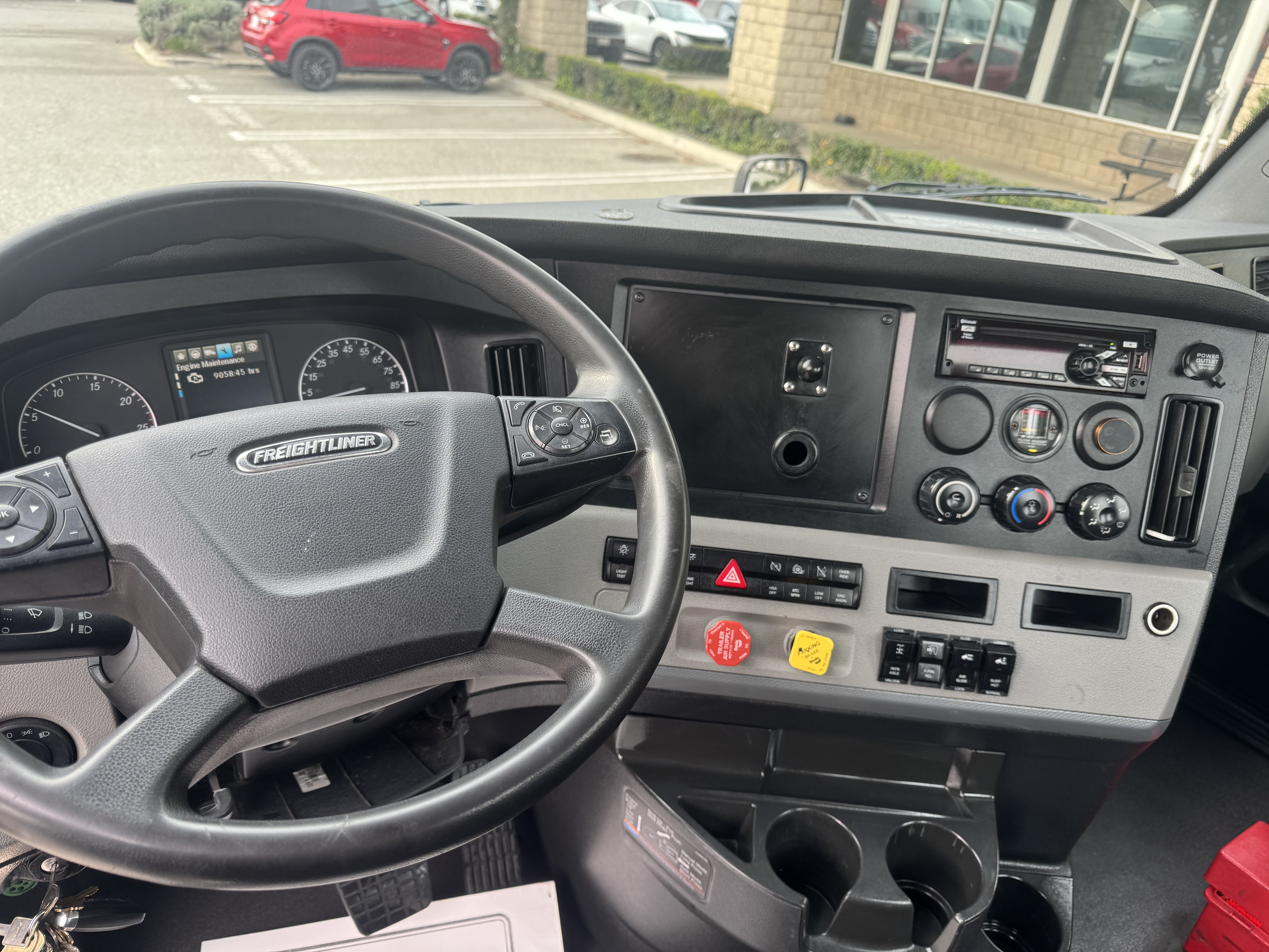 2021 FREIGHTLINER CASCADIA 126DC - image 17