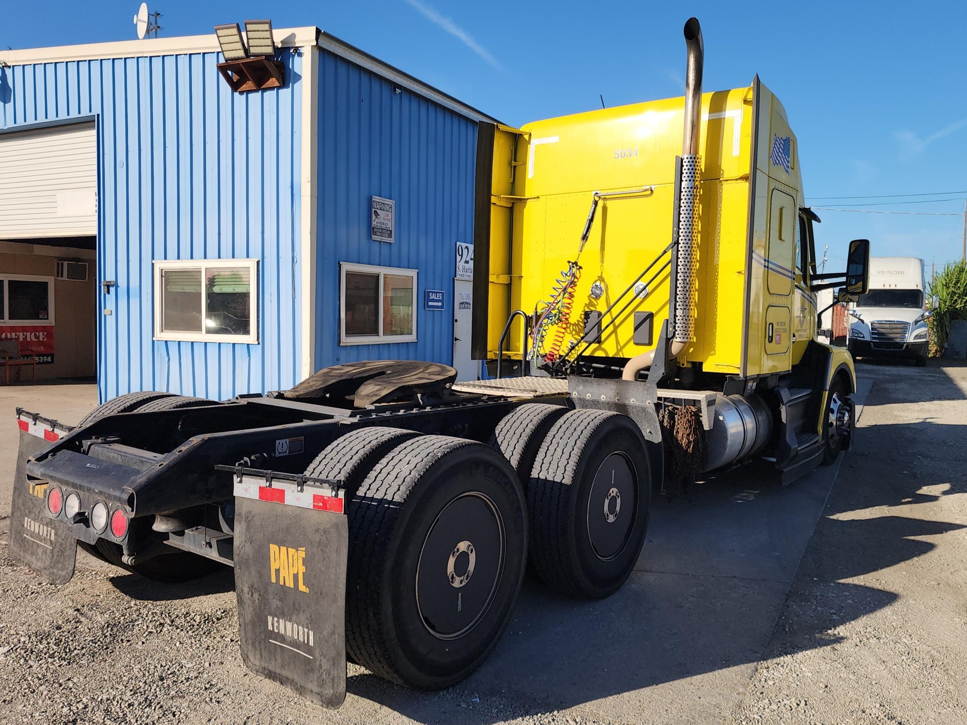 2024 KENWORTH T680 - image 3