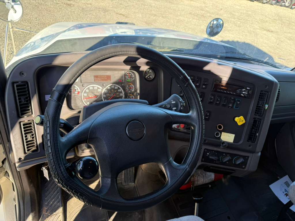 2019 FREIGHTLINER 114SD - image 13