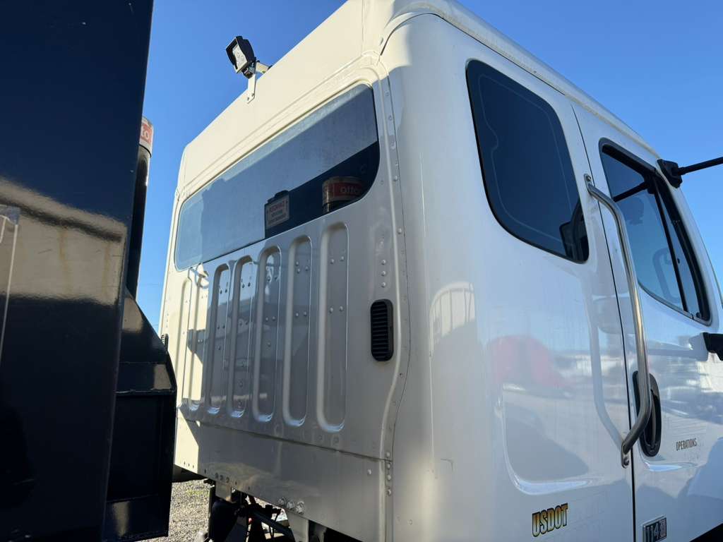 2019 FREIGHTLINER 114SD - image 3