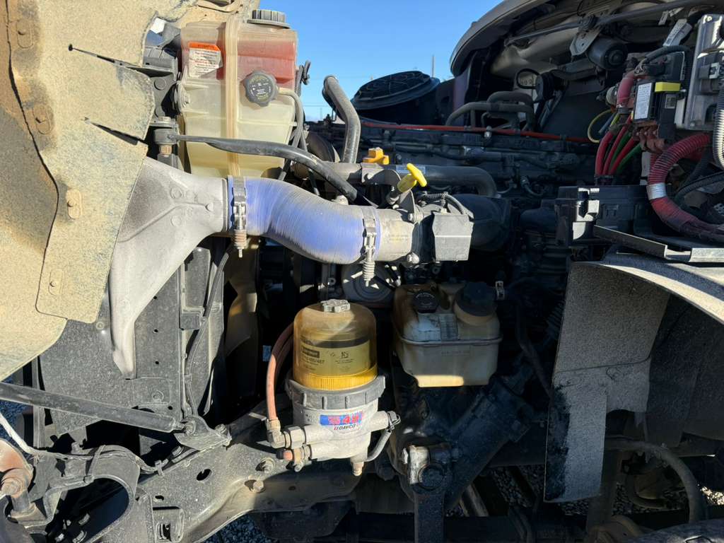 2019 FREIGHTLINER 114SD - image 19