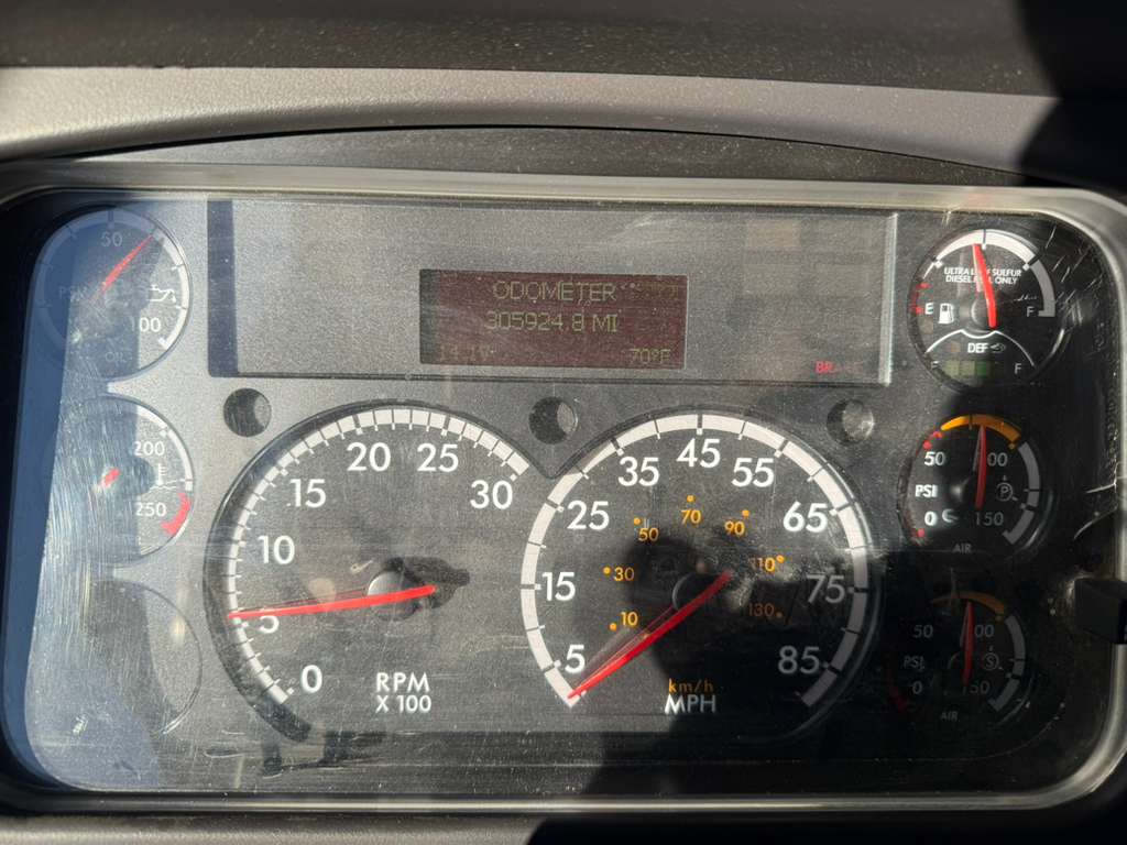 2019 FREIGHTLINER 114SD - image 21