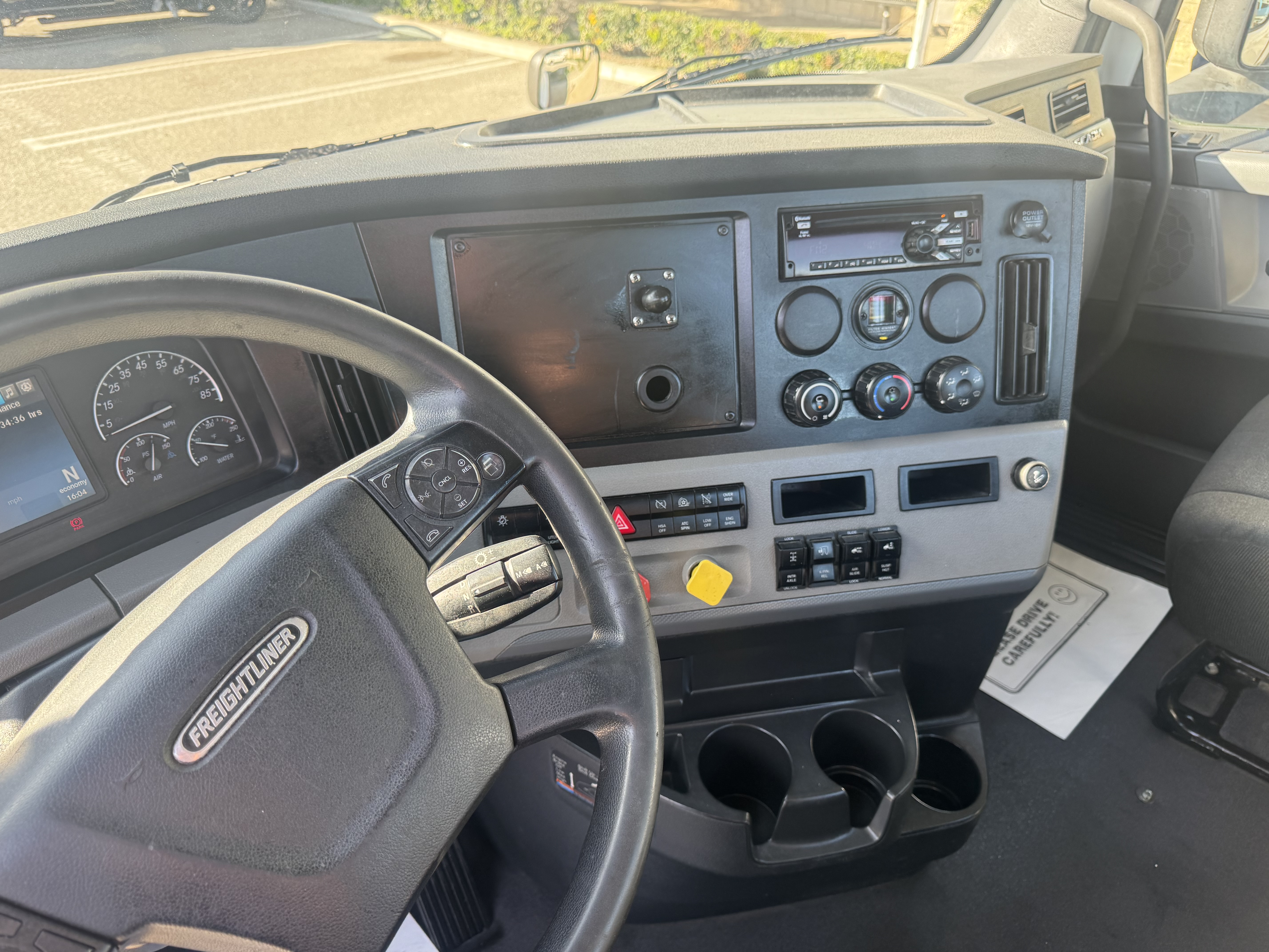 2021 FREIGHTLINER CASCADIA 126DC - image 17