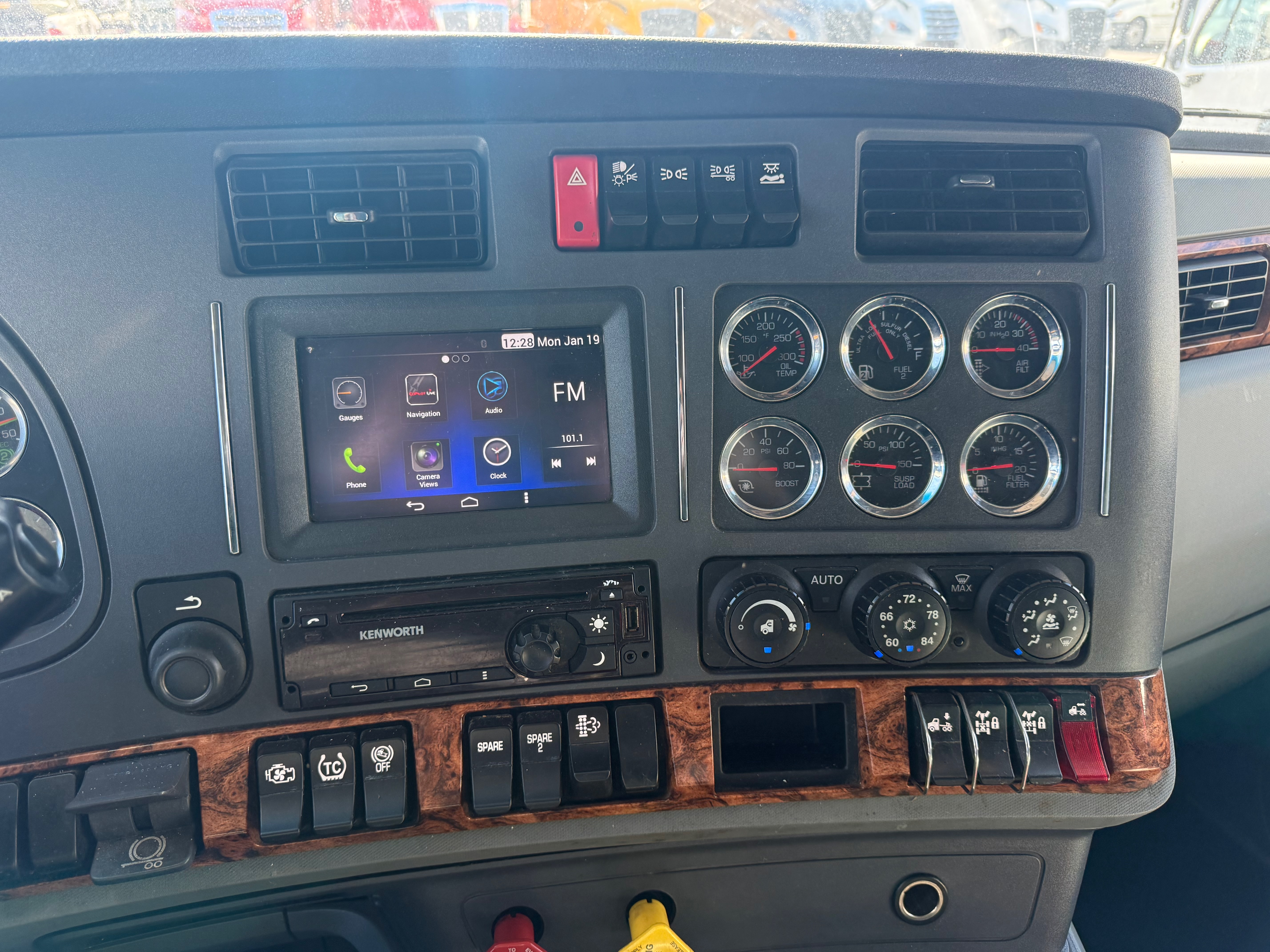 2020 KENWORTH T680 - image 10