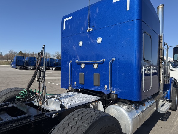PETERBILT 589 2025 8