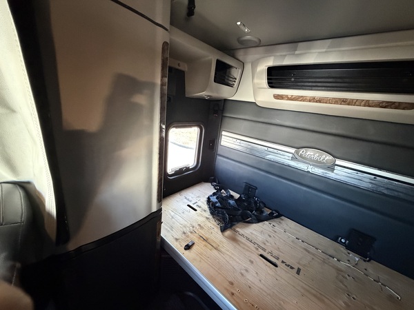 PETERBILT 589 2025 18