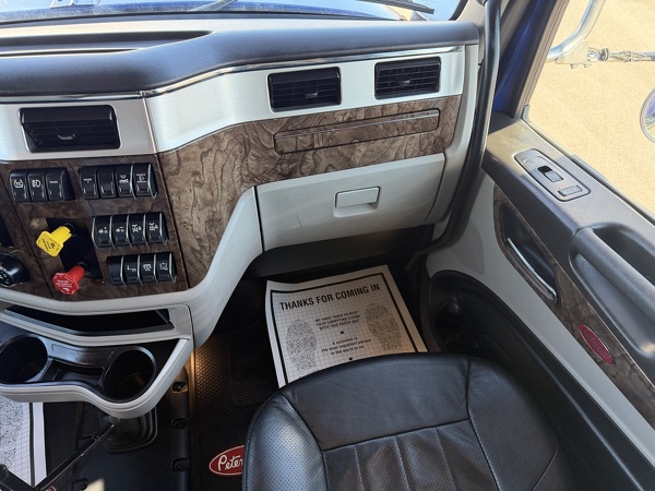 PETERBILT 589 2025 23