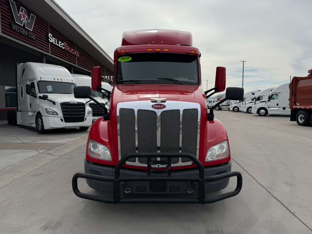 2019 PETERBILT 579 - image 4