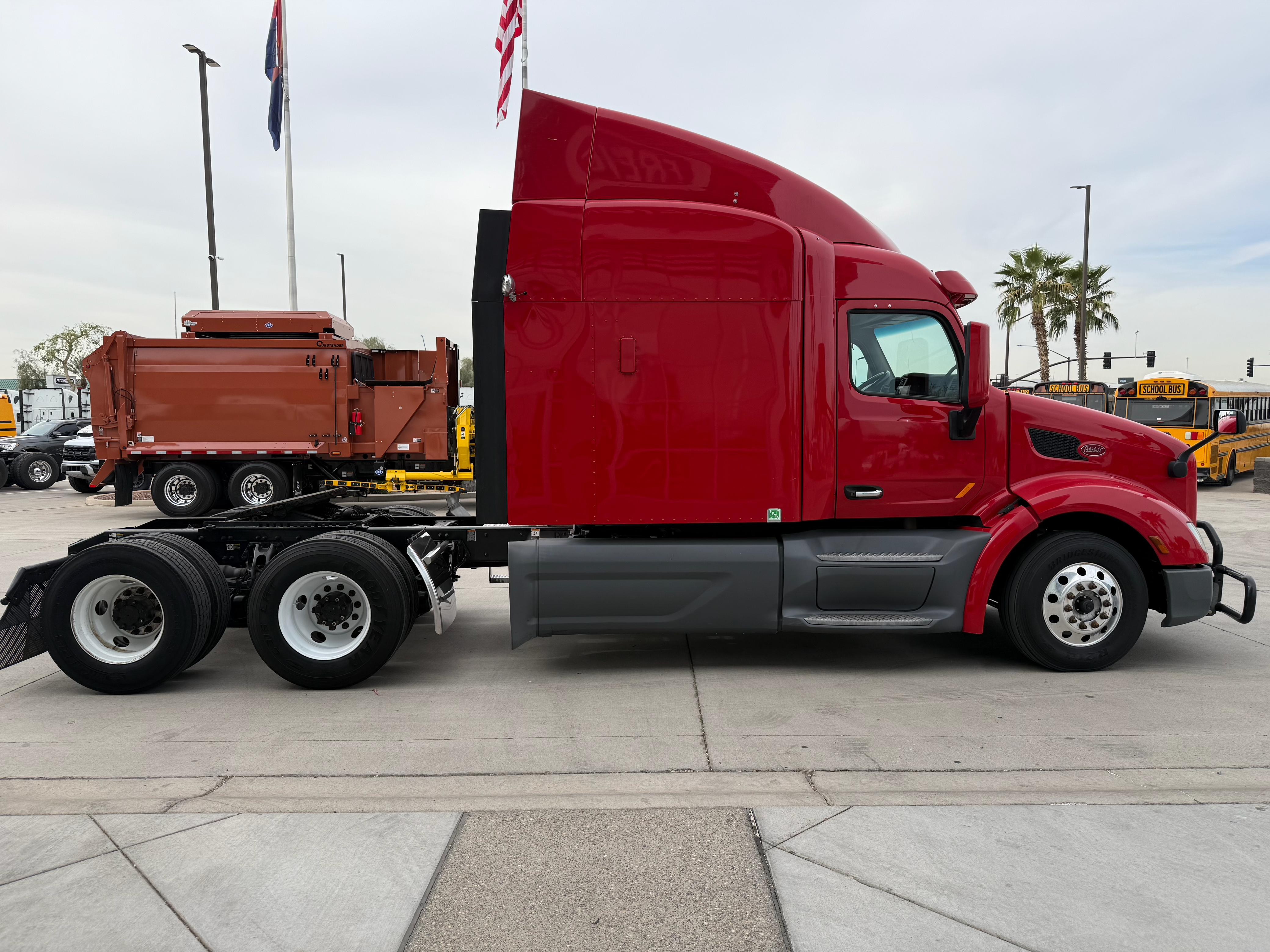 2019 PETERBILT 579 - image 7