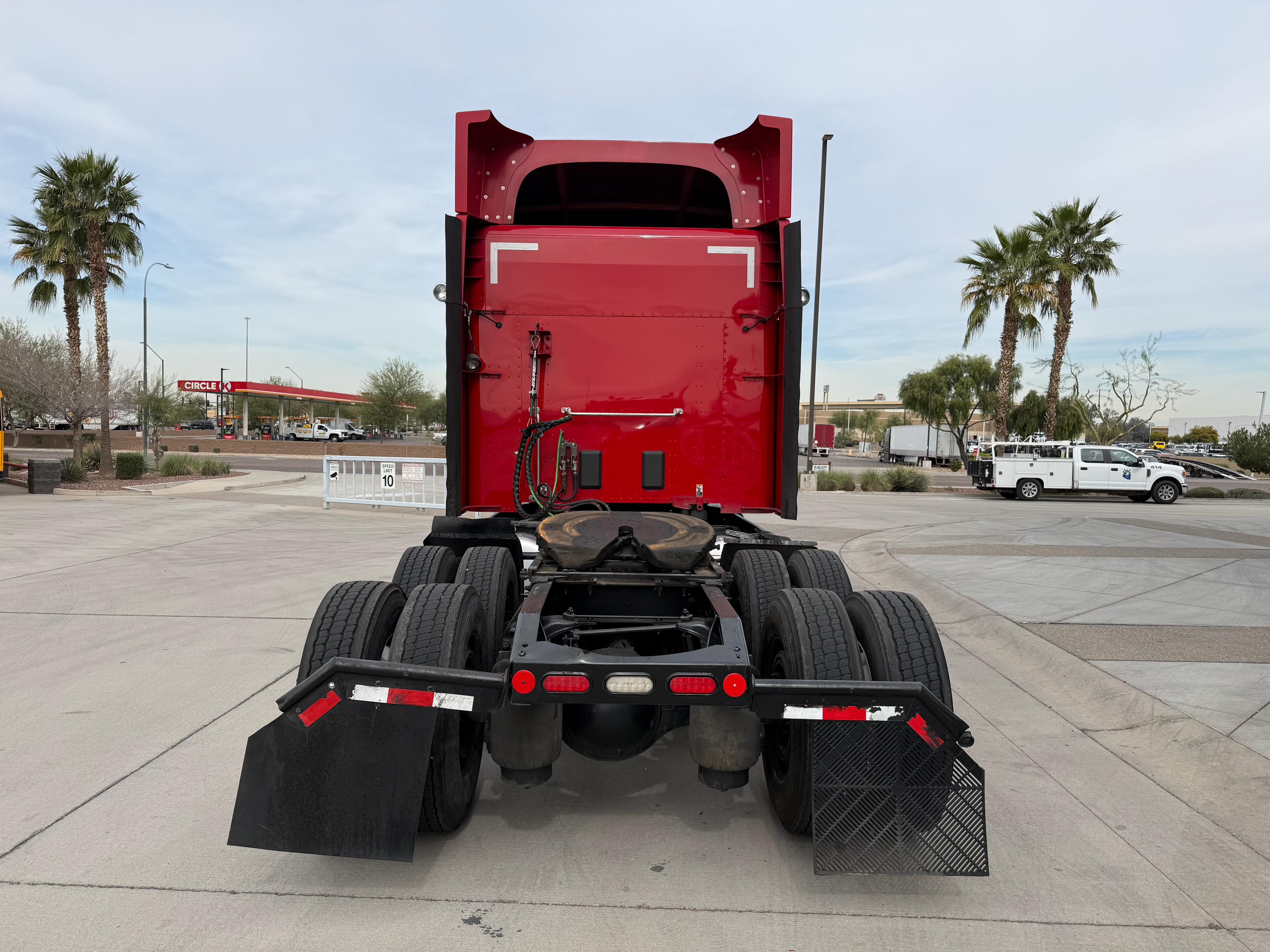 2019 PETERBILT 579 - image 5