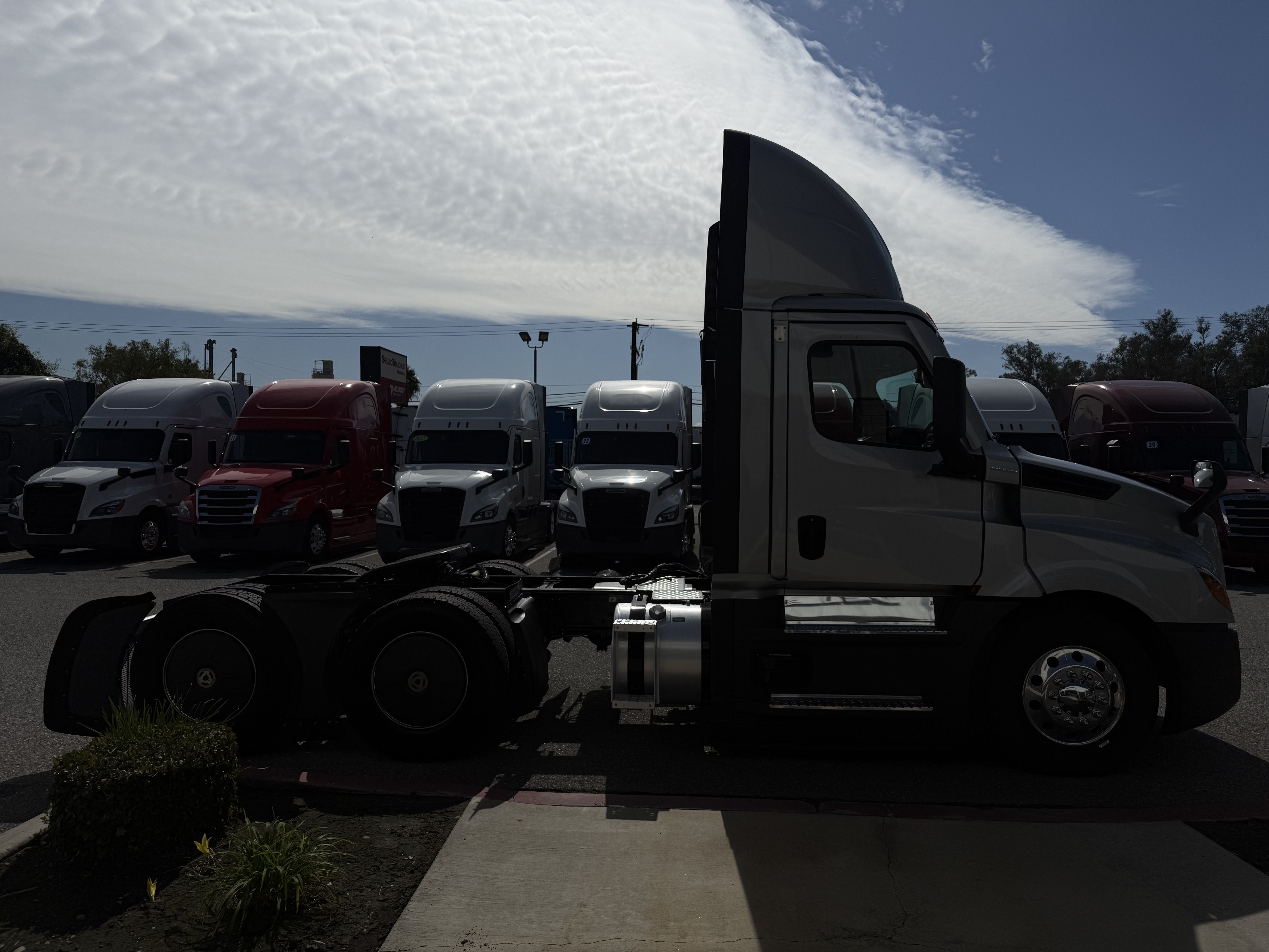 2024 FREIGHTLINER CASCADIA 126DC - image 7