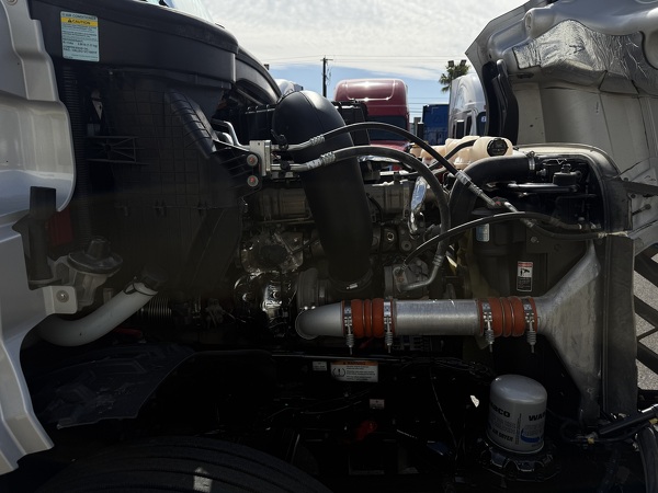 FREIGHTLINER CASCADIA 126DC 2024