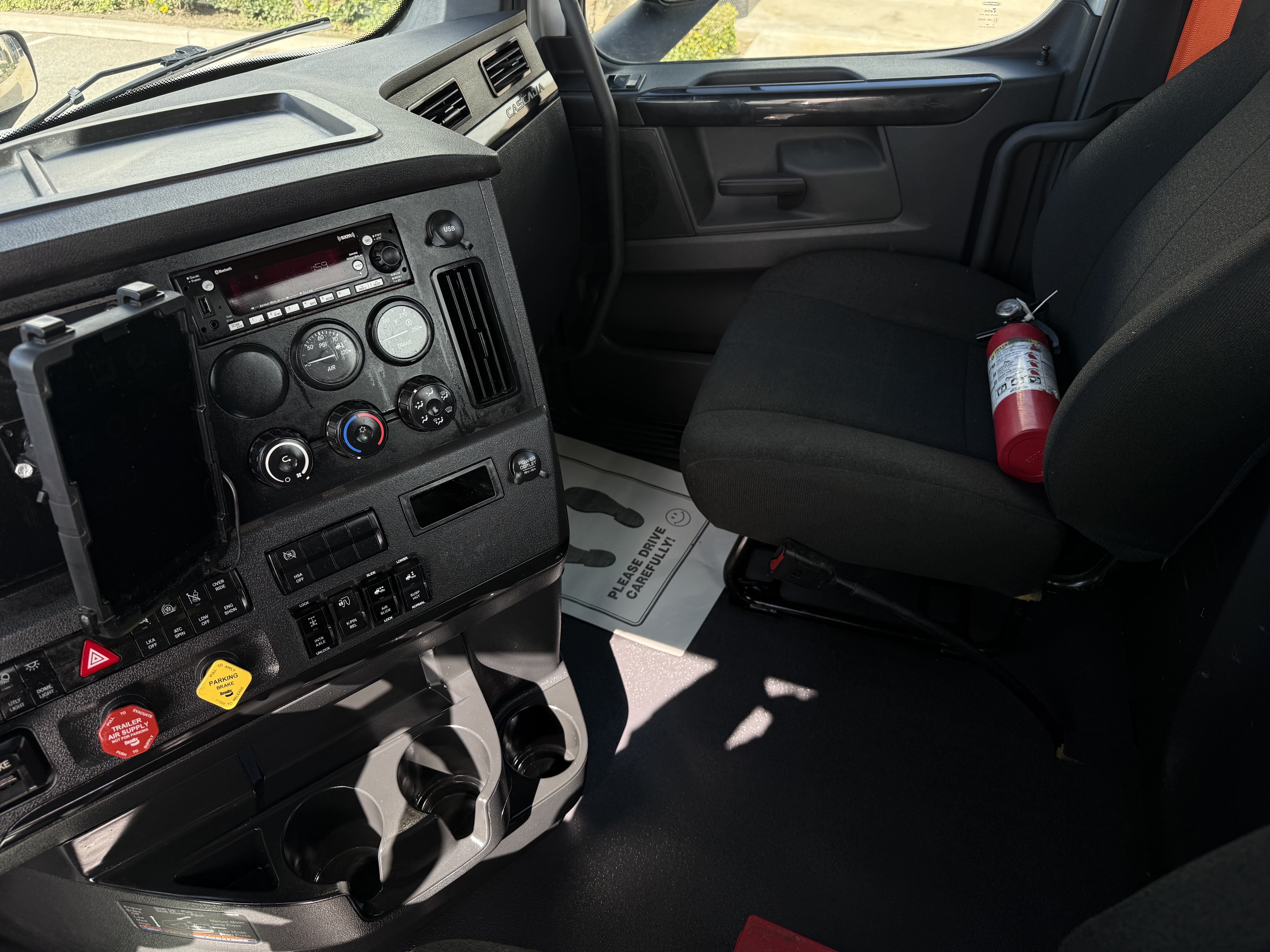 2024 FREIGHTLINER CASCADIA 126DC - image 14