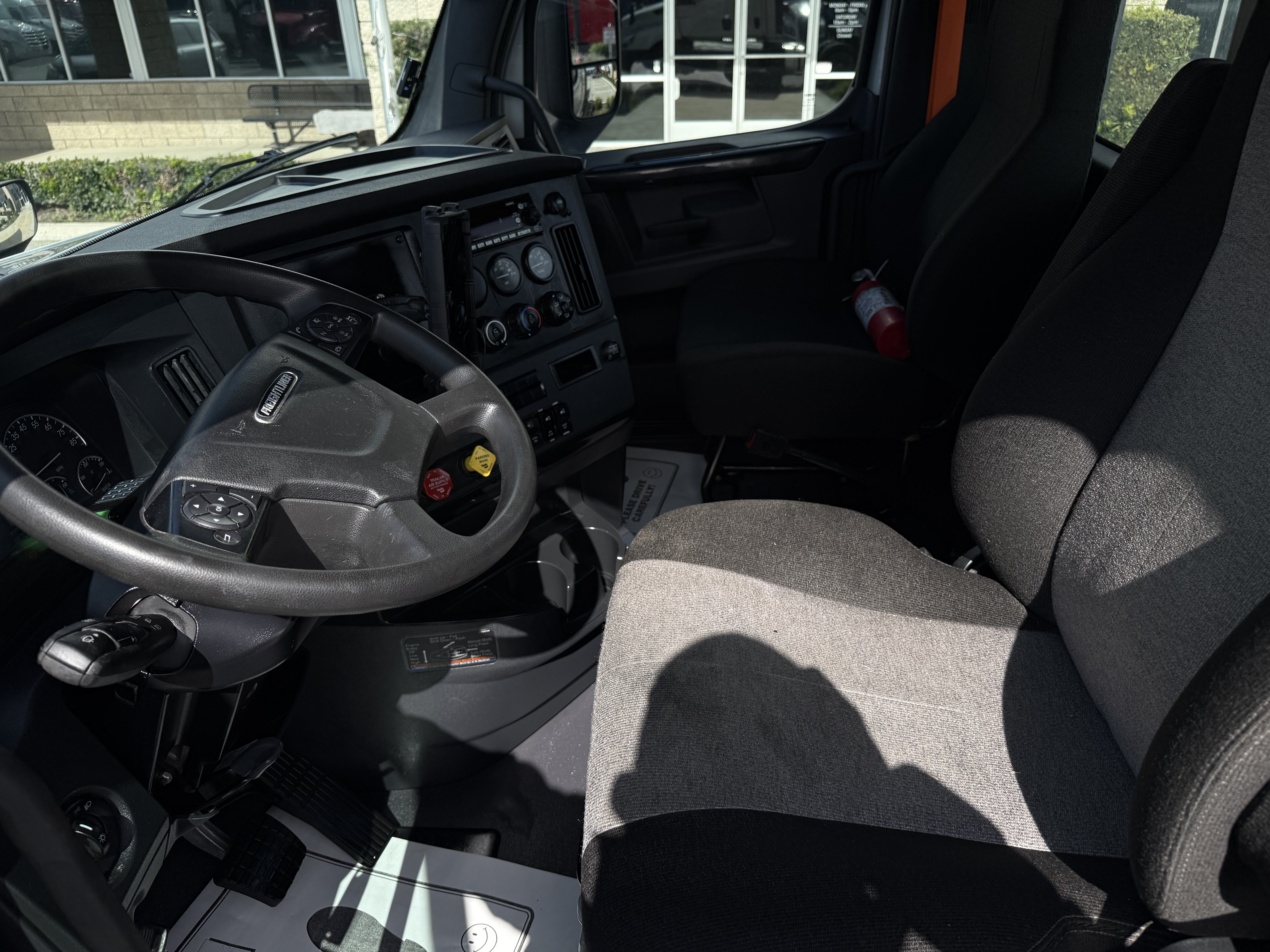 2024 FREIGHTLINER CASCADIA 126DC - image 15