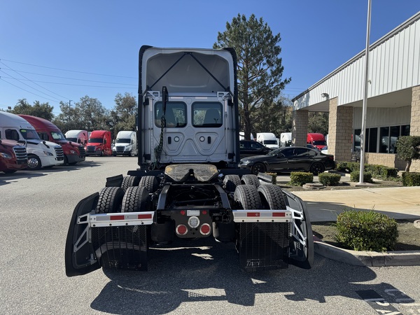 FREIGHTLINER CASCADIA 126DC 2024