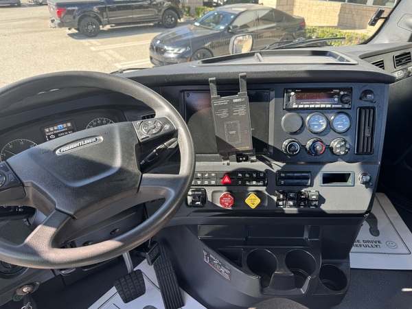 FREIGHTLINER CASCADIA 126DC 2024