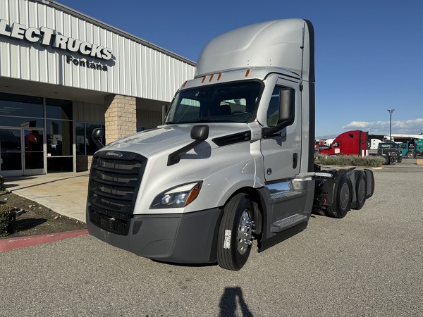 FREIGHTLINER CASCADIA 126DC 2024