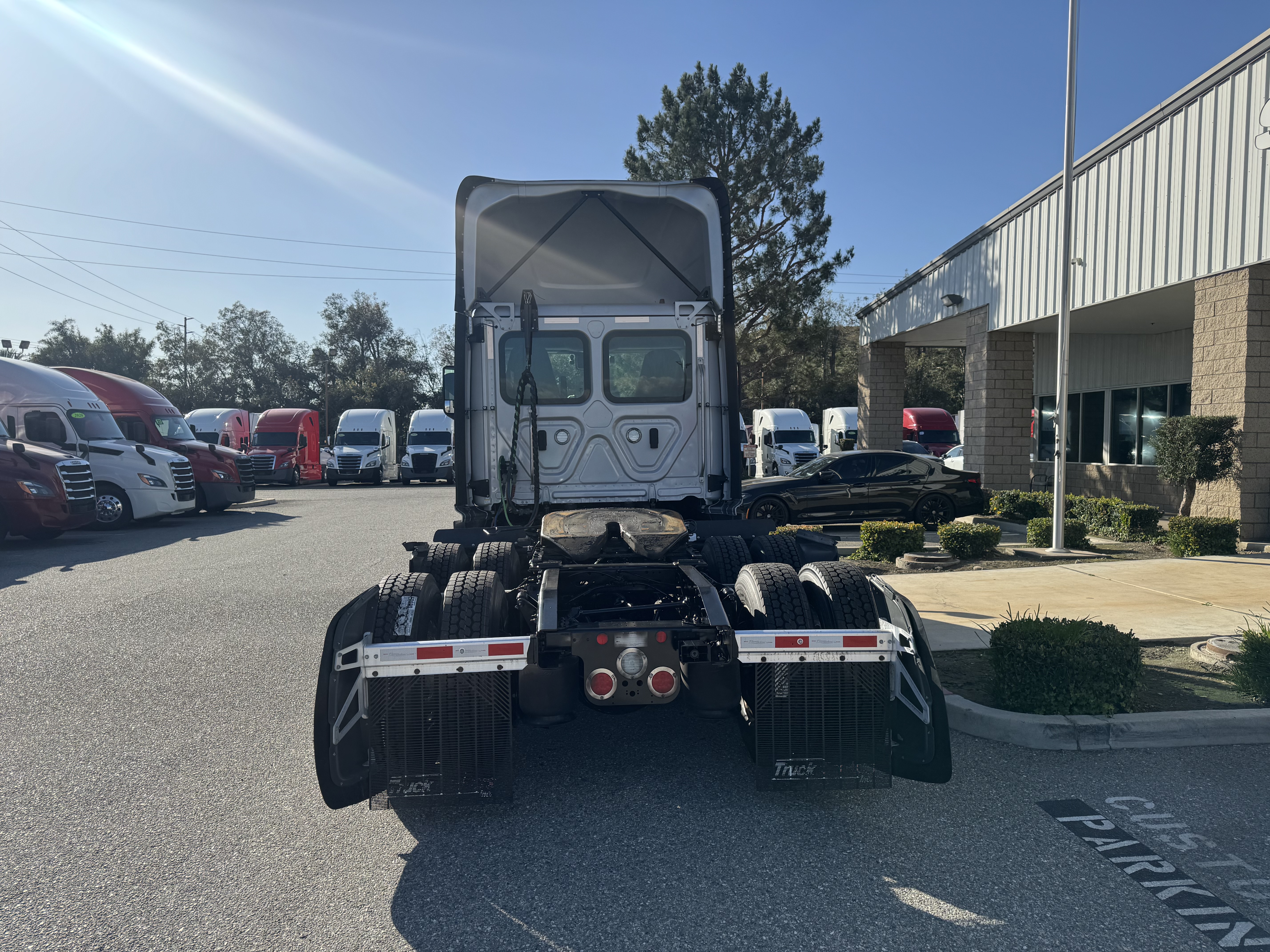 2024 FREIGHTLINER CASCADIA 126DC - image 6