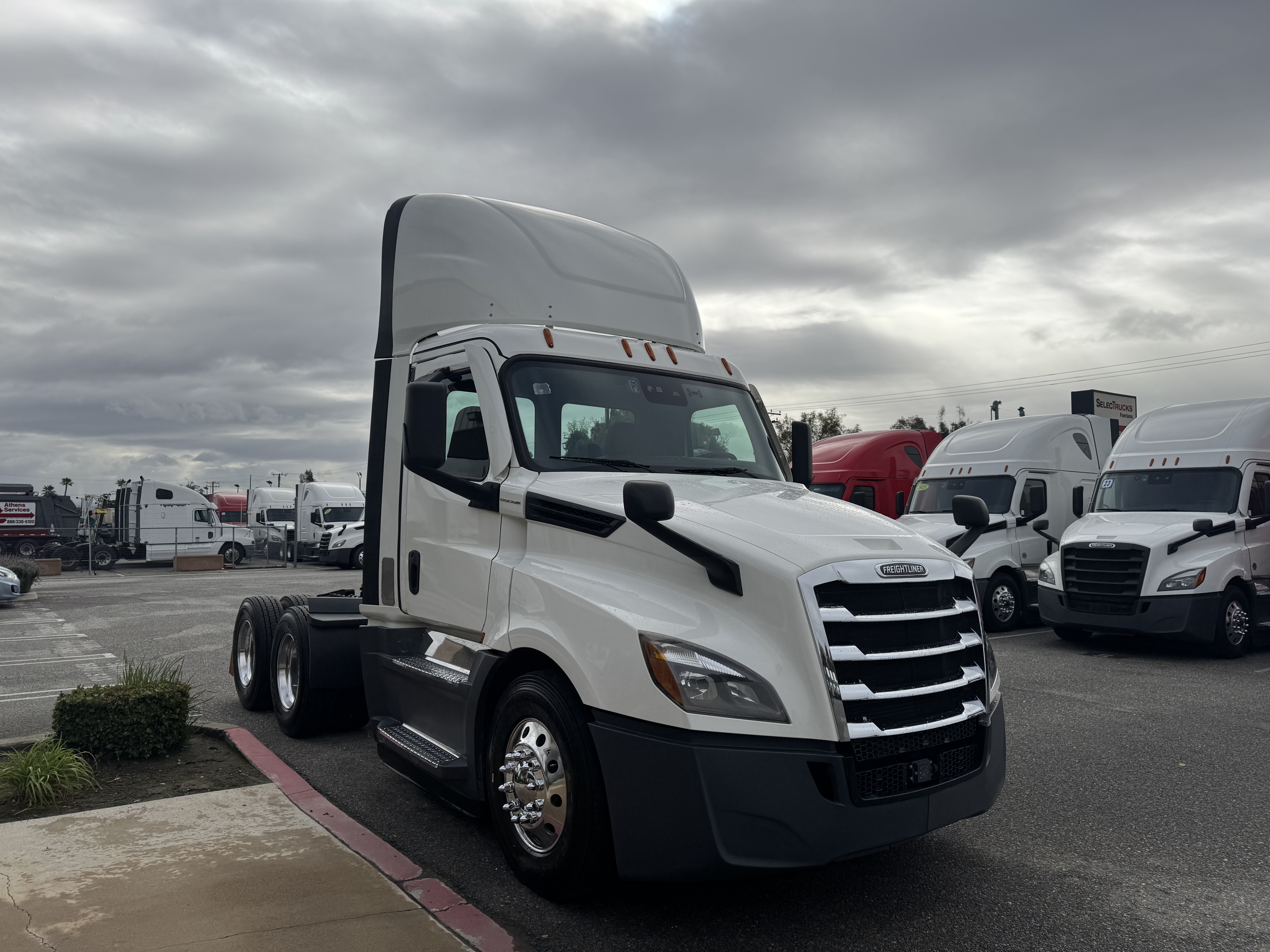 2021 FREIGHTLINER CASCADIA 126DC - image 8