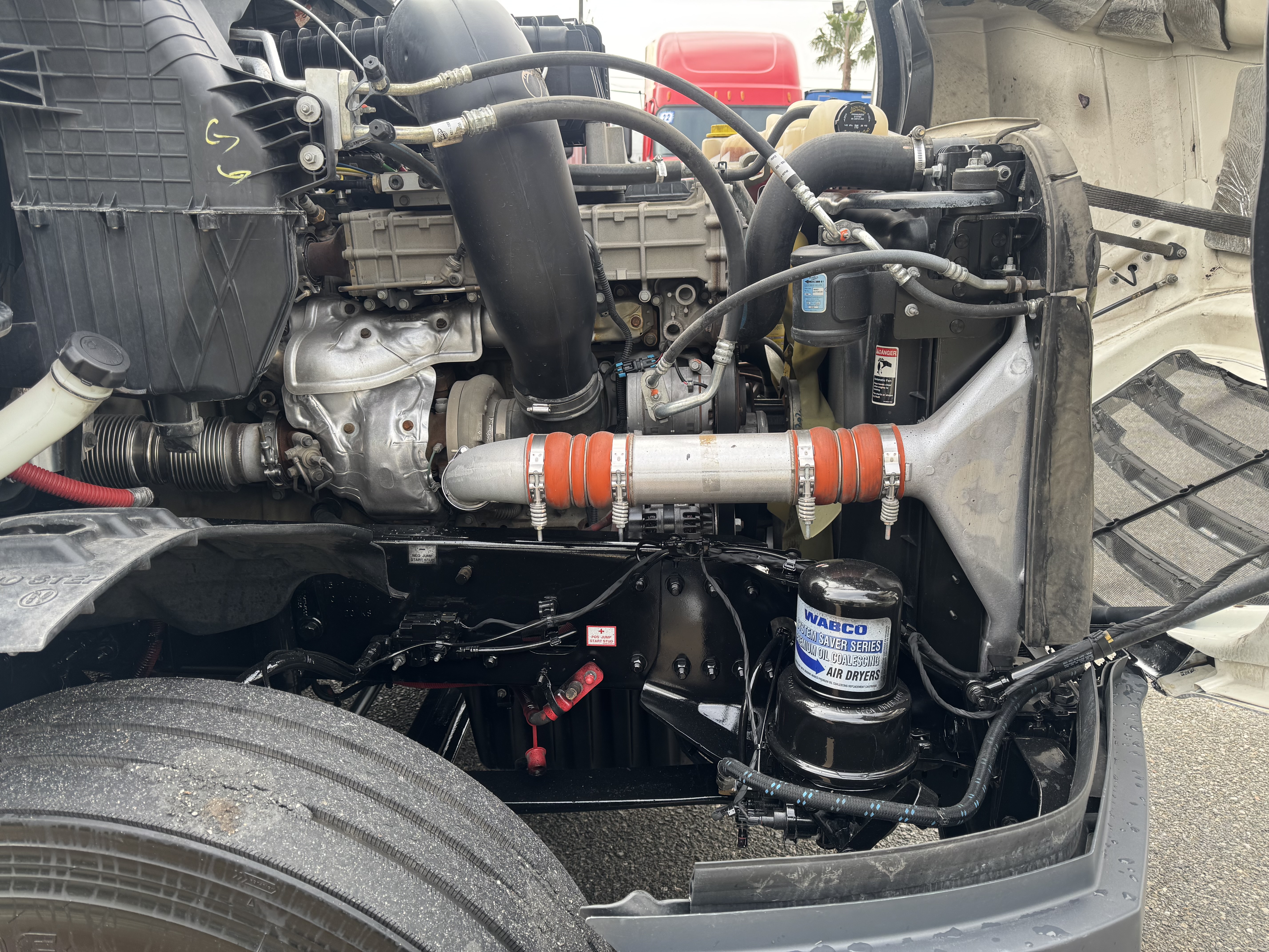 2021 FREIGHTLINER CASCADIA 126DC - image 10