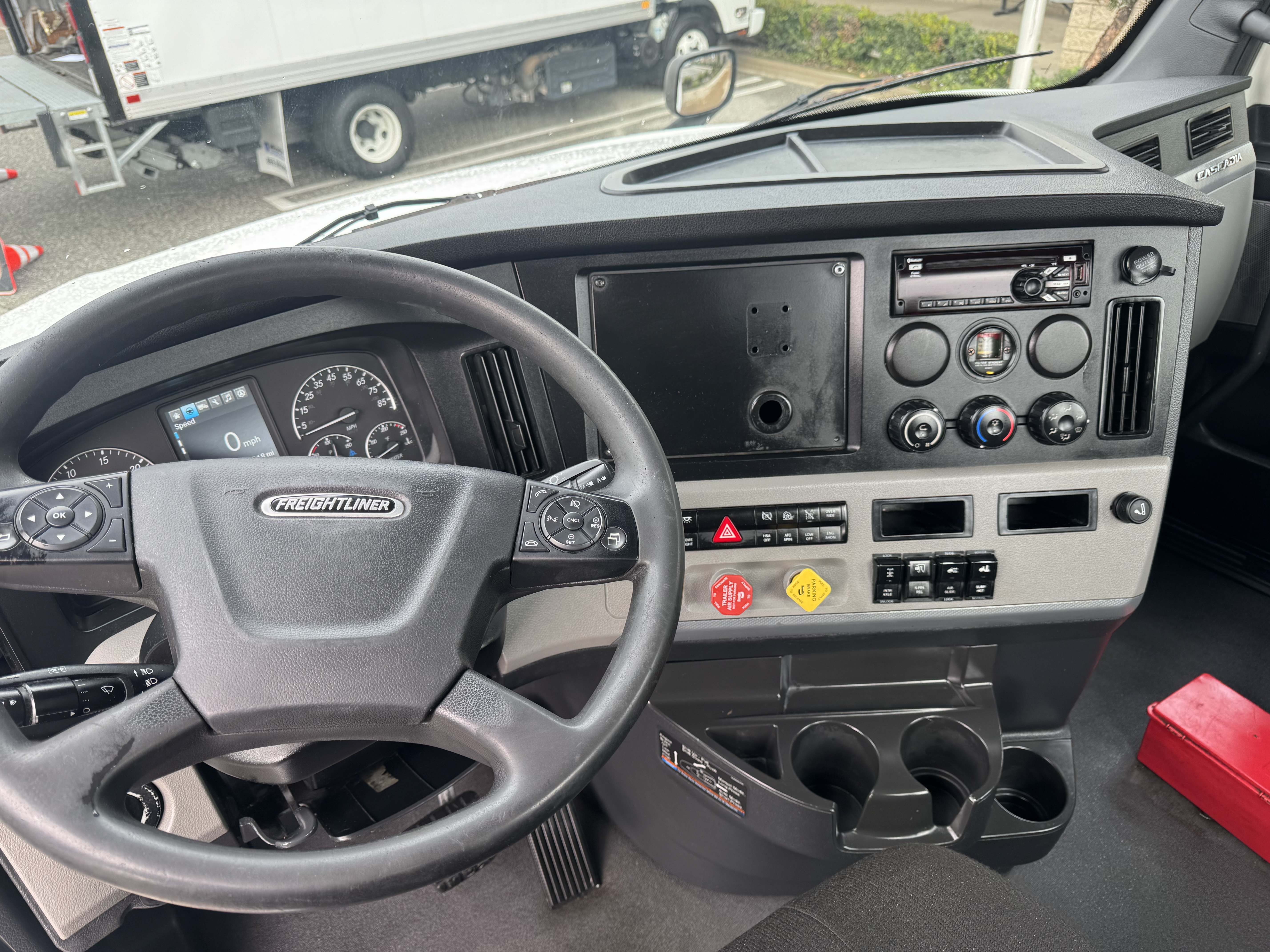 2021 FREIGHTLINER CASCADIA 126DC - image 17