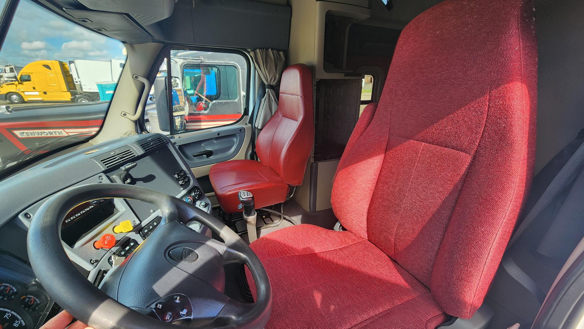 2018 FREIGHTLINER CASCADIA 125SLP - image 12