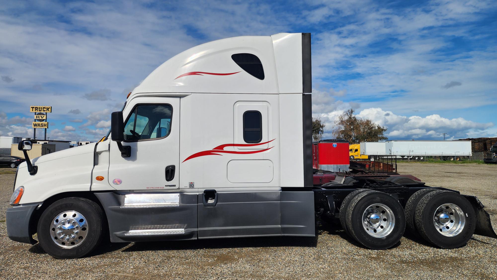 2018 FREIGHTLINER CASCADIA 125SLP - image 3