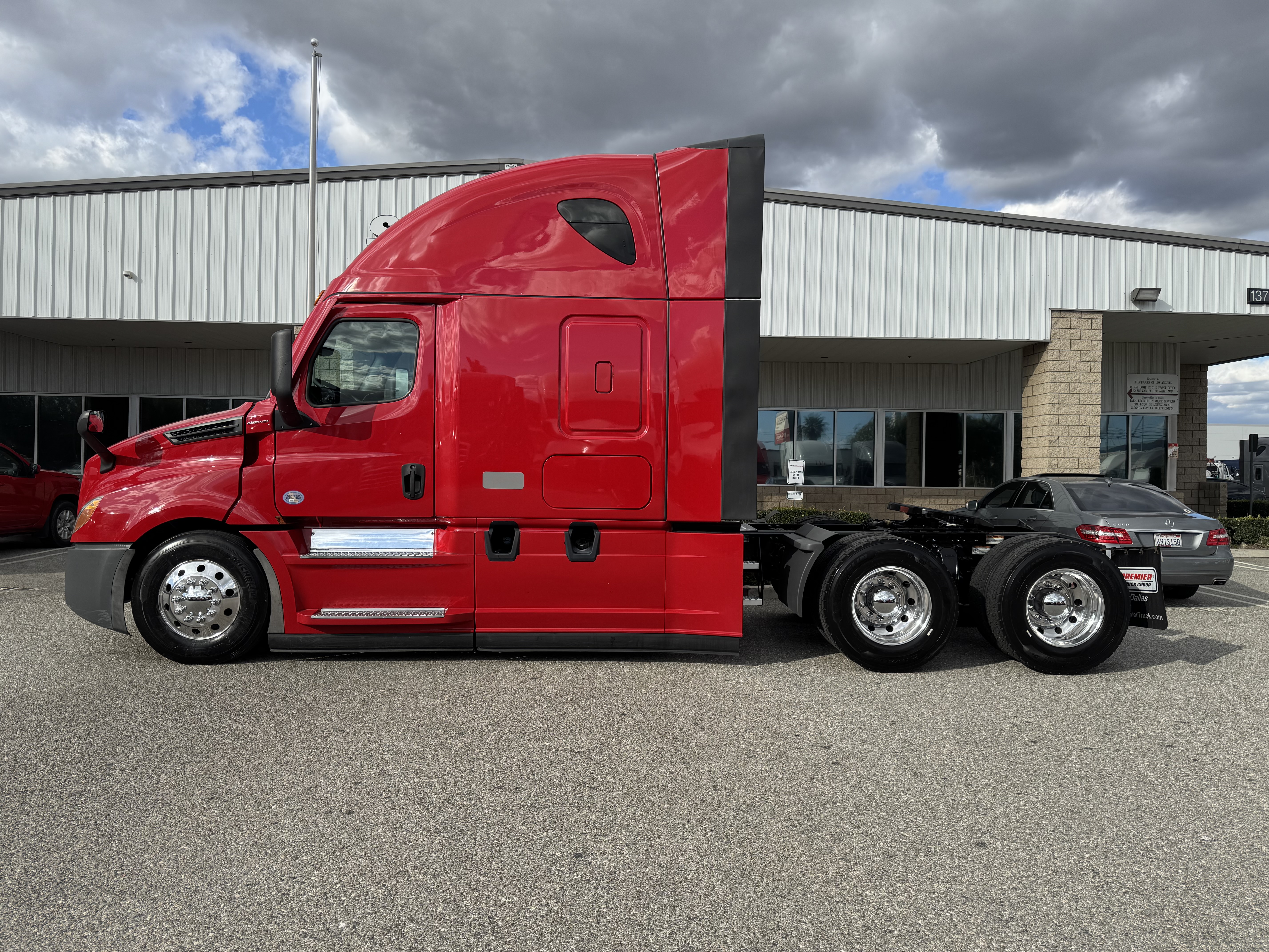 2022 FREIGHTLINER CASCADIA 126SLP - image 3