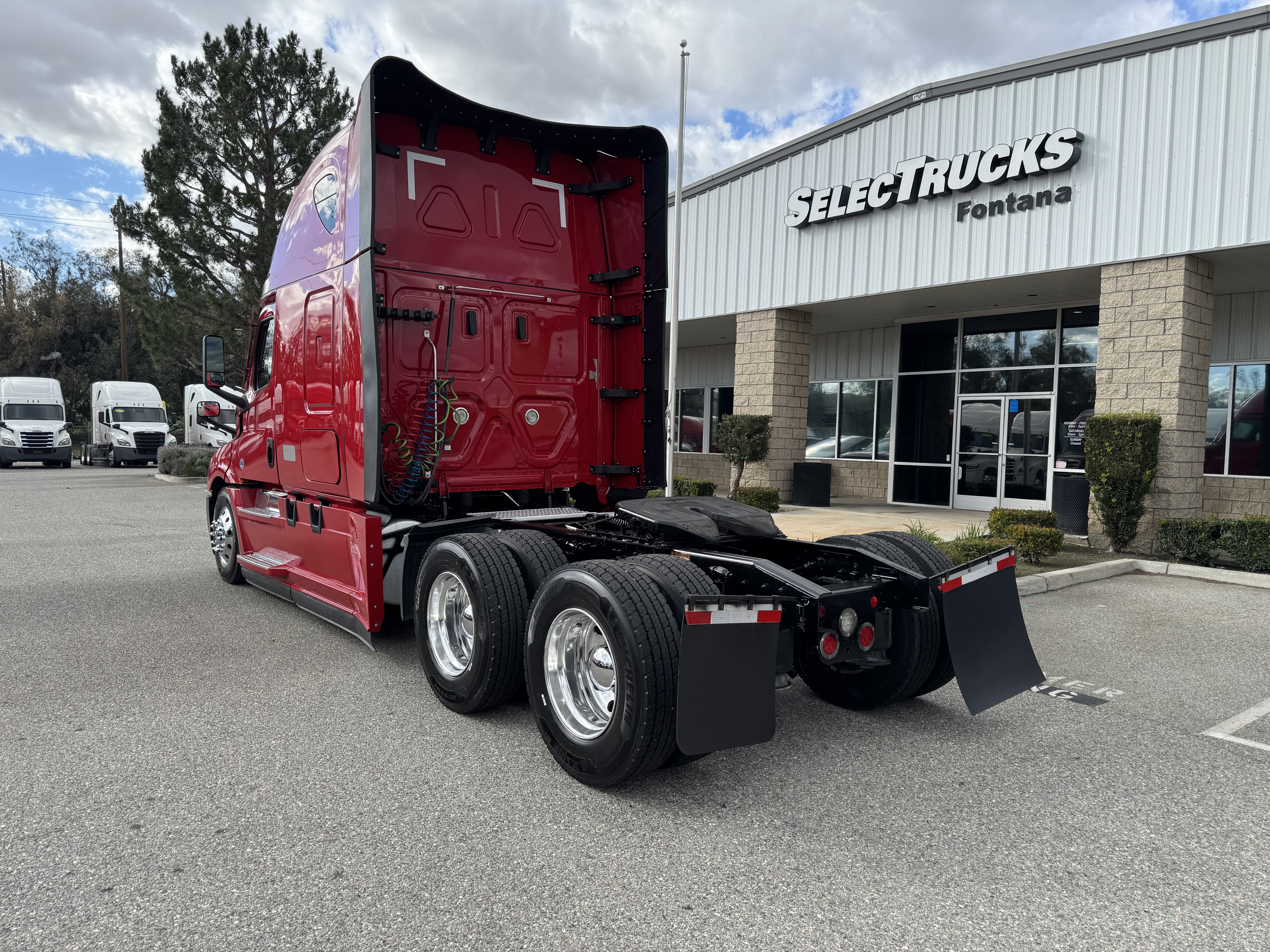 2022 FREIGHTLINER CASCADIA 126SLP - image 4