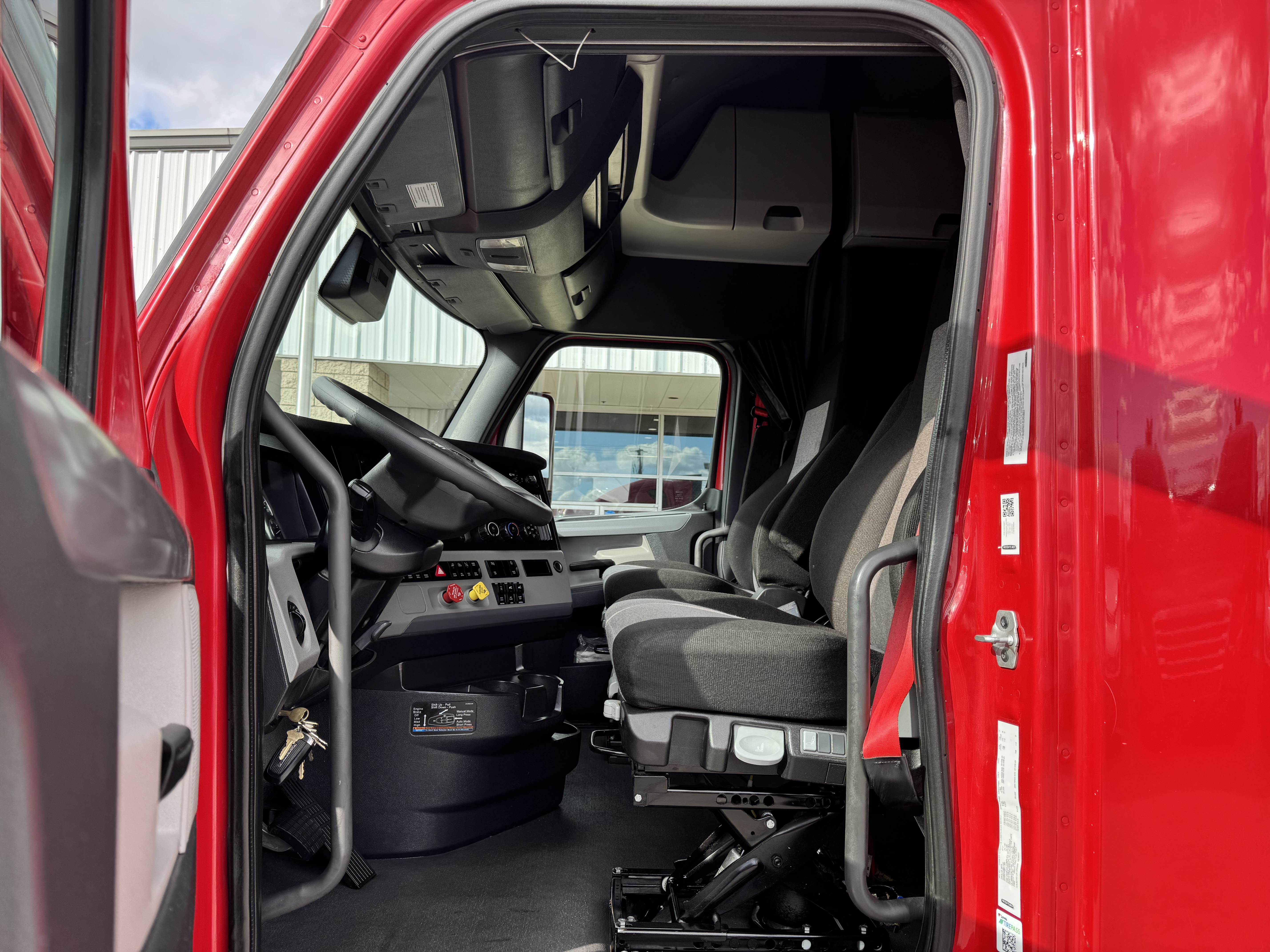 2022 FREIGHTLINER CASCADIA 126SLP - image 15