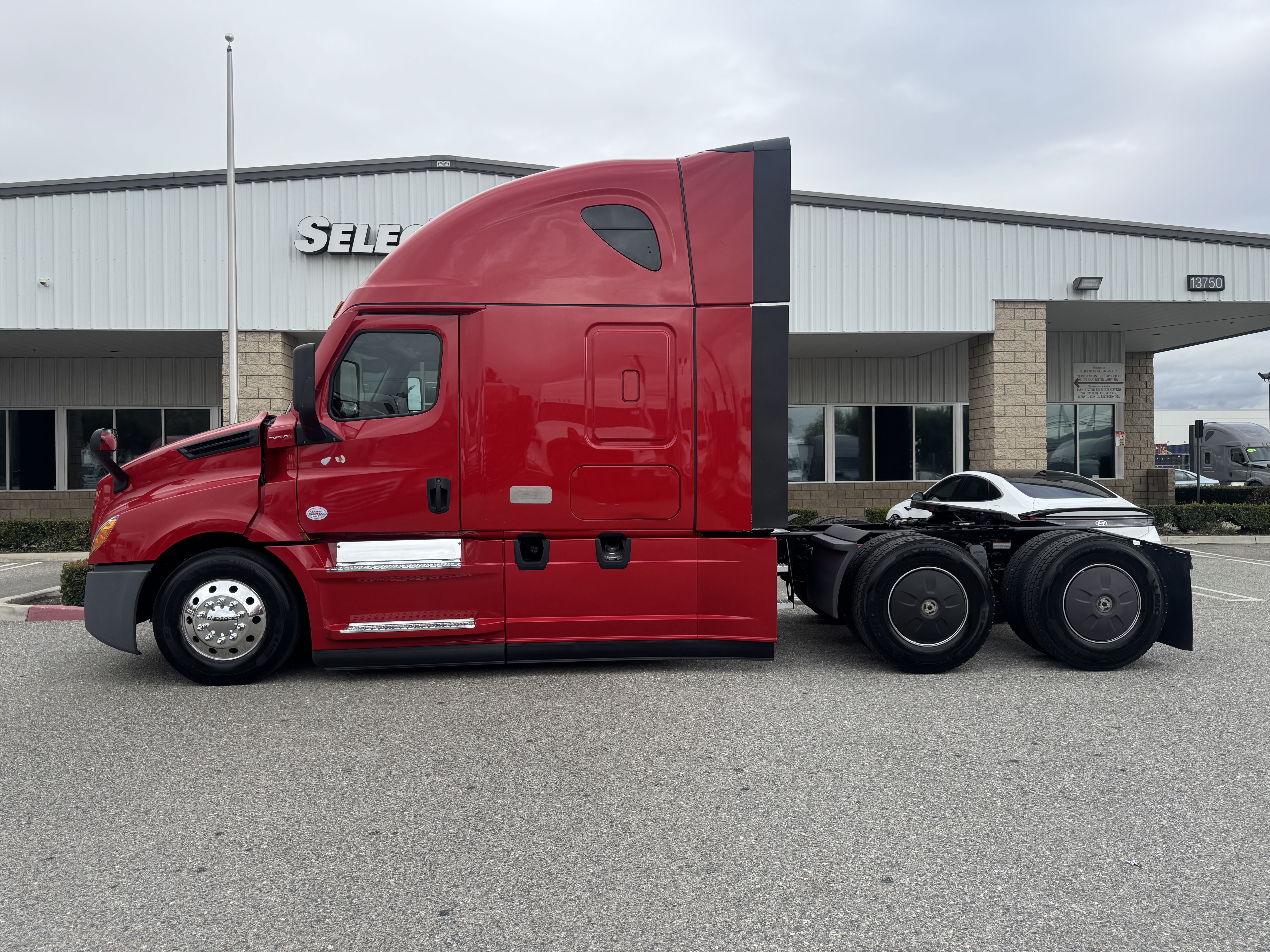 2022 FREIGHTLINER CASCADIA 126SLP - image 3